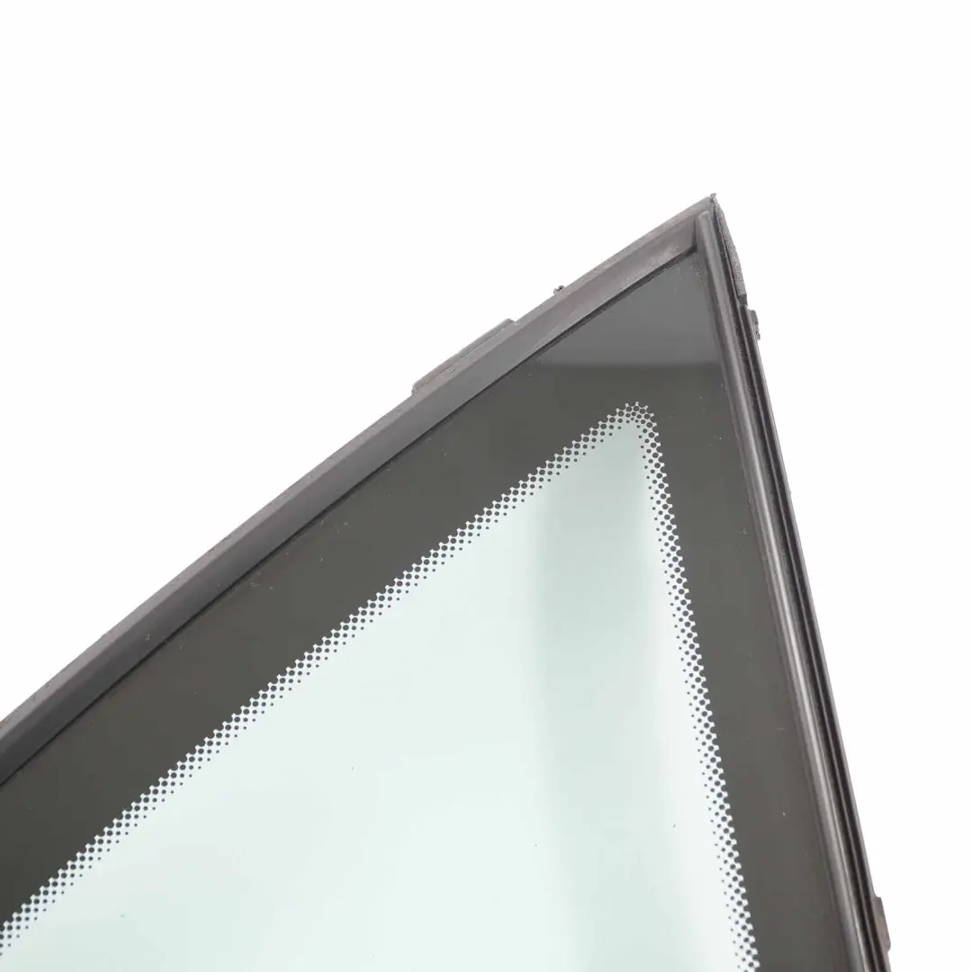 Hinten Rechts Glas Dreieckscheibe AS2 für Mercedes W212 mit Teilenummer A2127300255 Mercedes W212 Hinten Rechts Glas Dreieckscheibe AS2 - SKU A2127300255 - Teilenummer A2127300255
