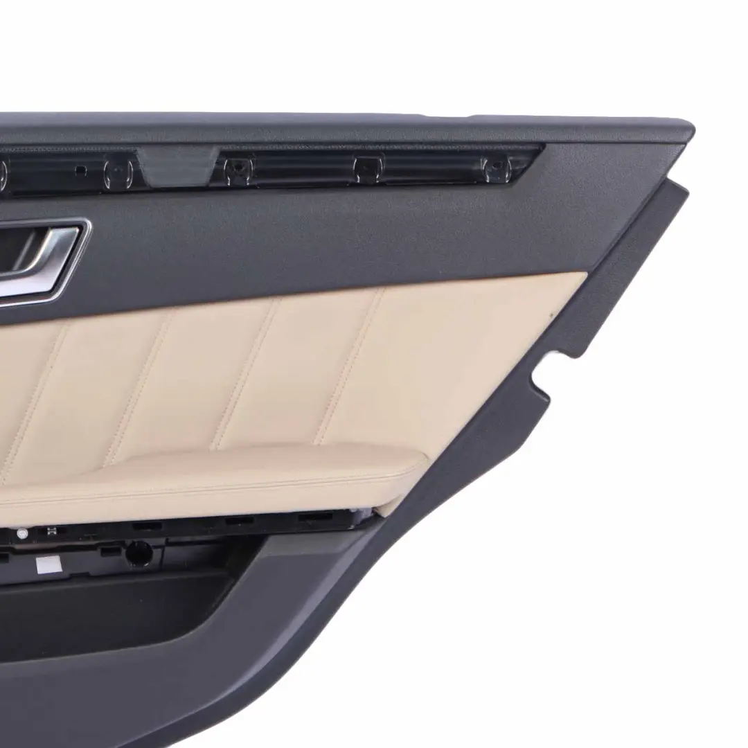 Türkarte hinten rechts Trim Panel Schwarz Beige Leder Nappa für Mercedes W212 mit Teilenummer A2127300270 Mercedes W212 Türkarte hinten rechts Trim Panel Schwarz Beige Leder Nappa - SKU A2127300270-3 - Teilenummer A2127300270