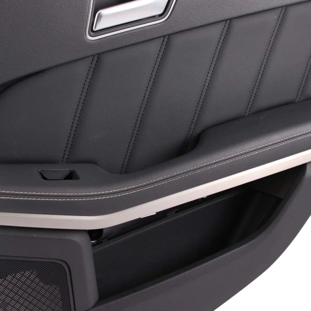 Mercedes W212 Tarjeta De Puerta Trasera Derecha De Ajuste De Cuero Negro Nappa - SKU A2127300270 - Número de pieza A2127300270
