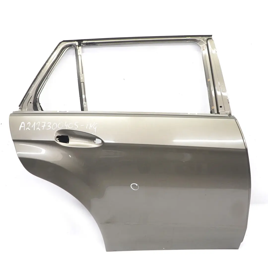 Drzwi Prawe Tylne Indium Grey Szary Metalik - 963 do Mercedes S212 o numerze A2127300405 Mercedes S212 Drzwi Prawe Tylne Indium Grey Szary Metalik - 963 - SKU A2127300405-ING - Numer Części A2127300405