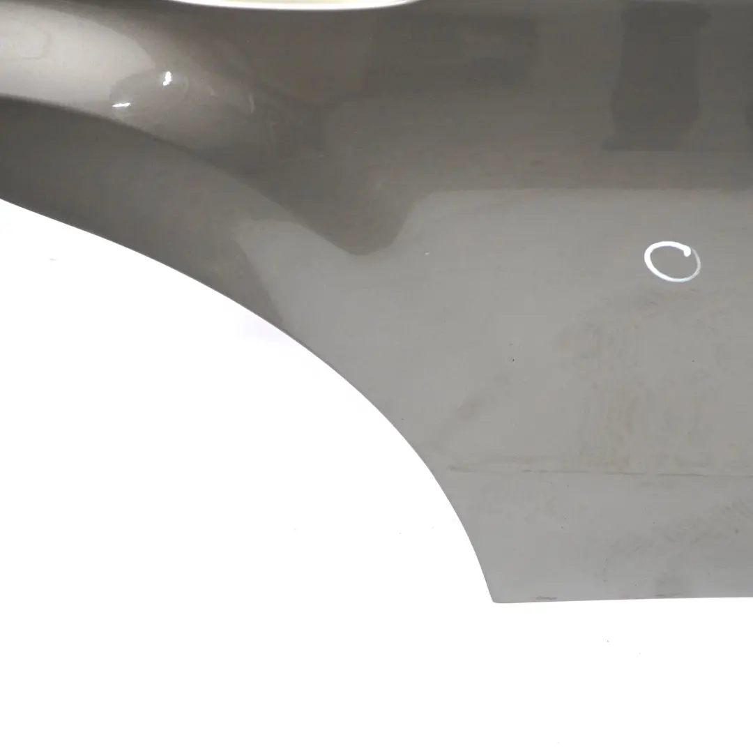 Tür hinten rechts Abdeckplatte Indium Grau Metallic - 963 für Mercedes S212 Kombi mit Teilenummer A2127300405 Mercedes S212 Kombi Tür hinten rechts Abdeckplatte Indium Grau Metallic - 963 - SKU A2127300405-ING - Teilenummer A2127300405