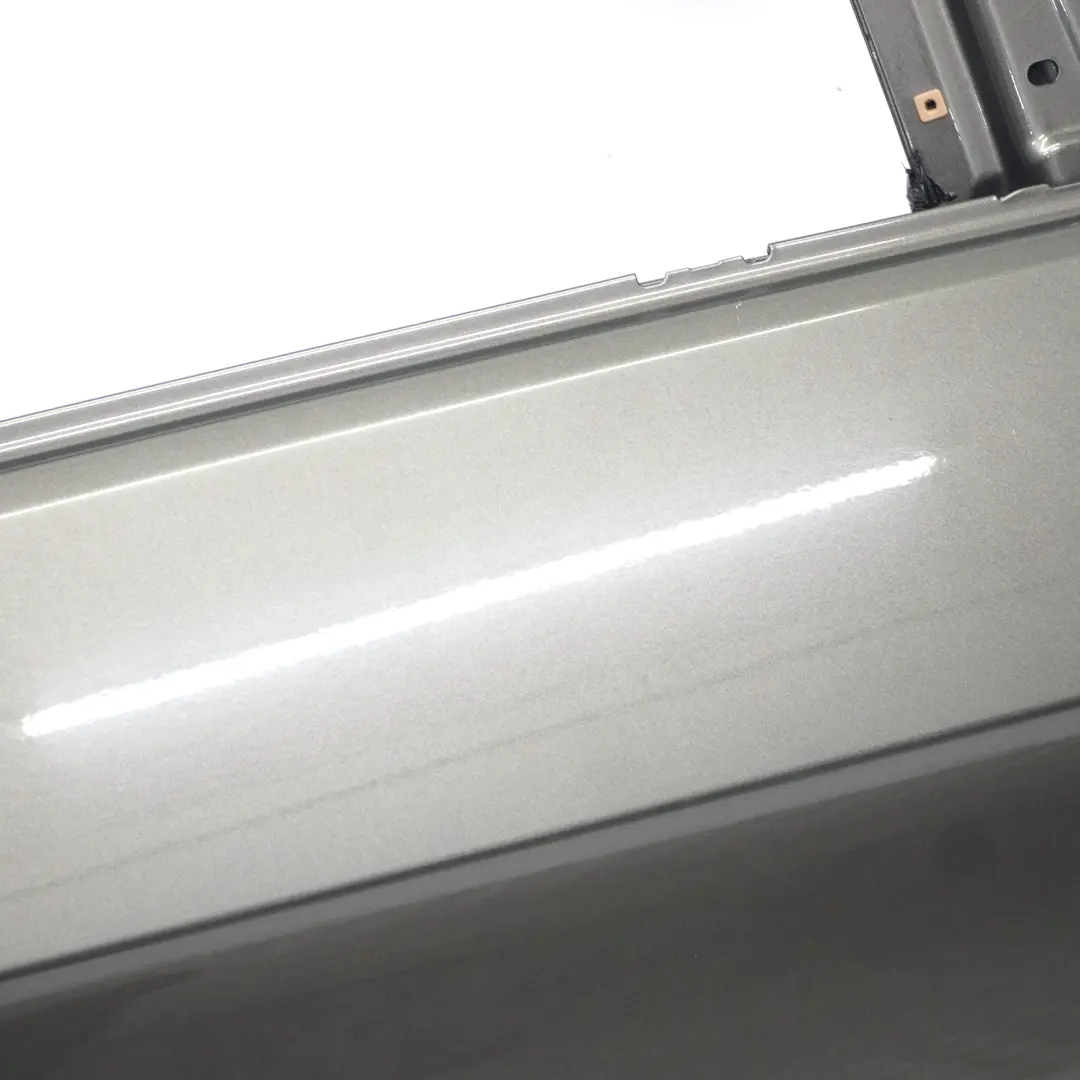 Puerta Trasera Derecha Tapa Panel Gris Indio - 963 para Mercedes S212 Estate con número de pieza A2127300405 Mercedes S212 Estate Puerta Trasera Derecha Tapa Panel Gris Indio - 963 - SKU A2127300405-ING - Número de pieza A2127300405