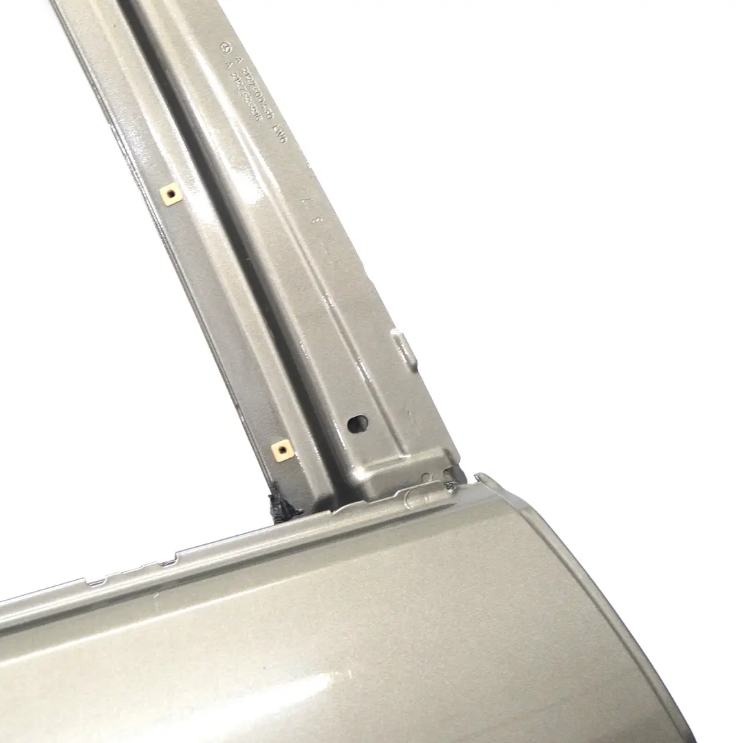 Tür hinten rechts Abdeckplatte Indium Grau Metallic - 963 für Mercedes S212 Kombi mit Teilenummer A2127300405 Mercedes S212 Kombi Tür hinten rechts Abdeckplatte Indium Grau Metallic - 963 - SKU A2127300405-ING - Teilenummer A2127300405
