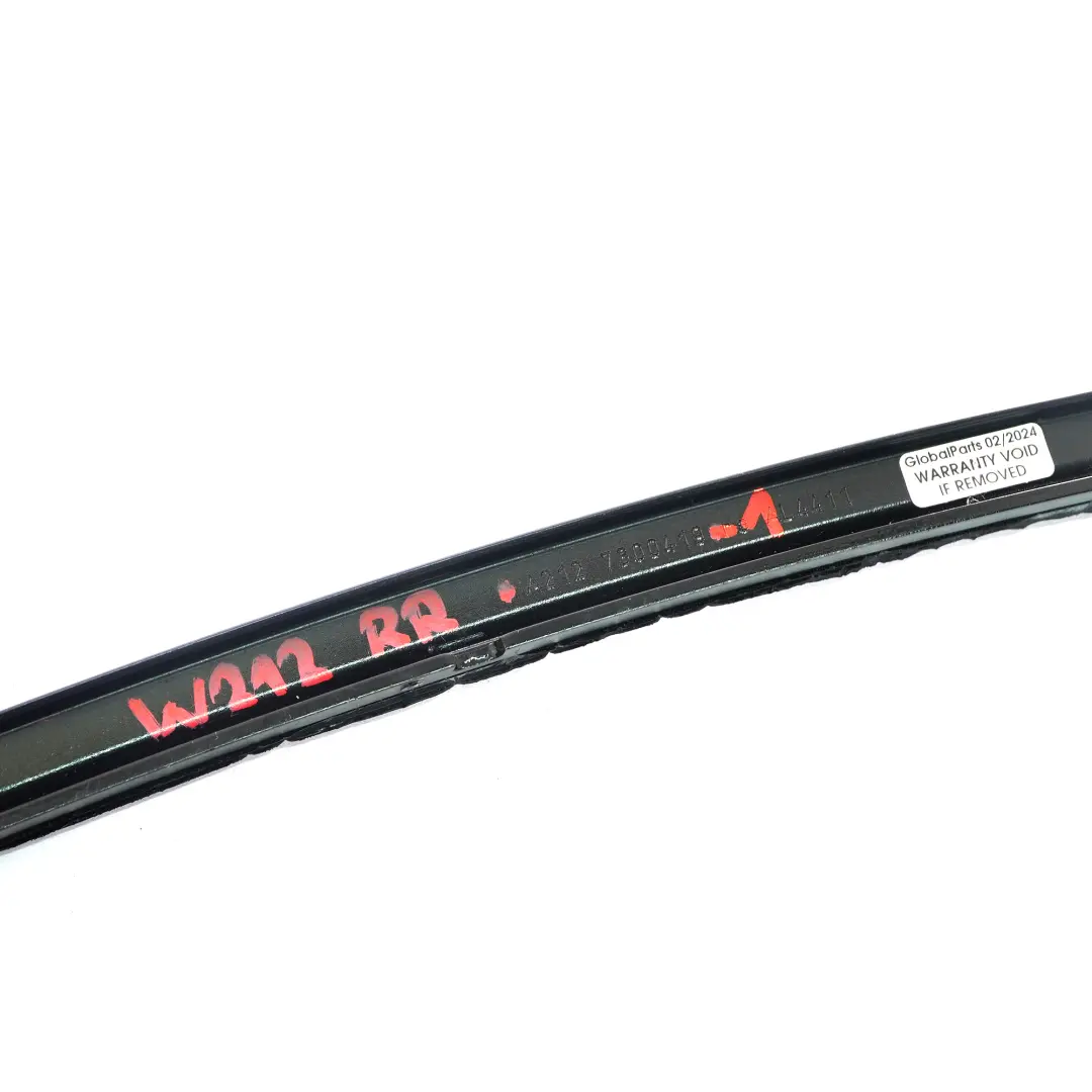 Finitura Telaio Finestra Pilastro Porta Posteriore Destra per Mercedes W212 con numero di parte A2127300419 Mercedes W212 Finitura Telaio Finestra Pilastro Porta Posteriore Destra - SKU A2127300419-1 - Numero di parte A2127300419