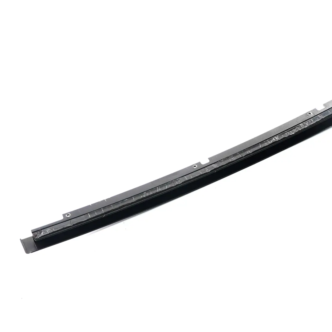Finitura Telaio Finestra Pilastro Porta Posteriore Destra per Mercedes W212 con numero di parte A2127300419 Mercedes W212 Finitura Telaio Finestra Pilastro Porta Posteriore Destra - SKU A2127300419-1 - Numero di parte A2127300419