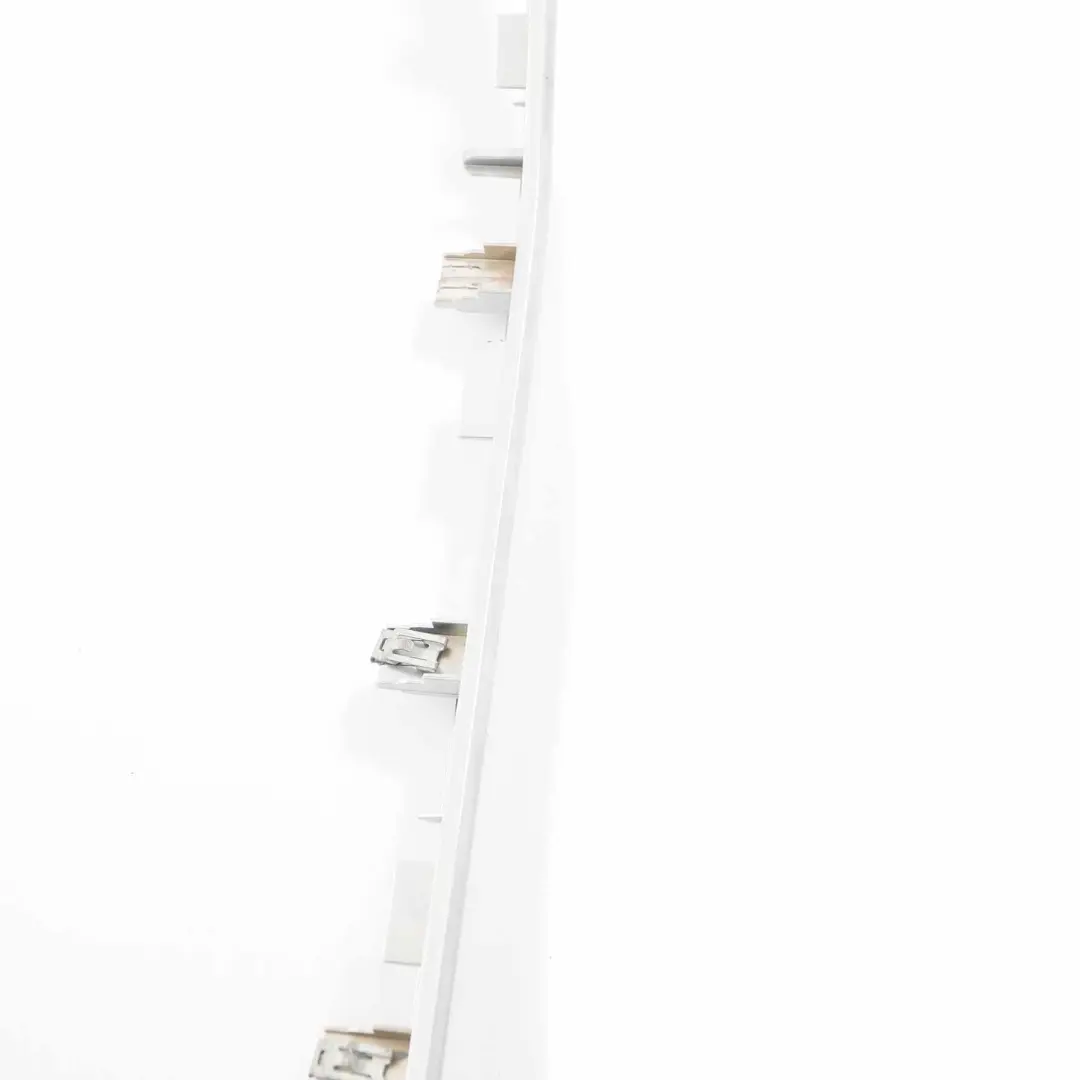 Bande de Porte Arrière Gauche Garniture Aluminium Intérieur pour Mercedes W212 à propos du numéro de pièce A2127300722 Mercedes W212 Bande de Porte Arrière Gauche Garniture Aluminium Intérieur - SKU A2127300722 - Numéro de pièce A2127300722