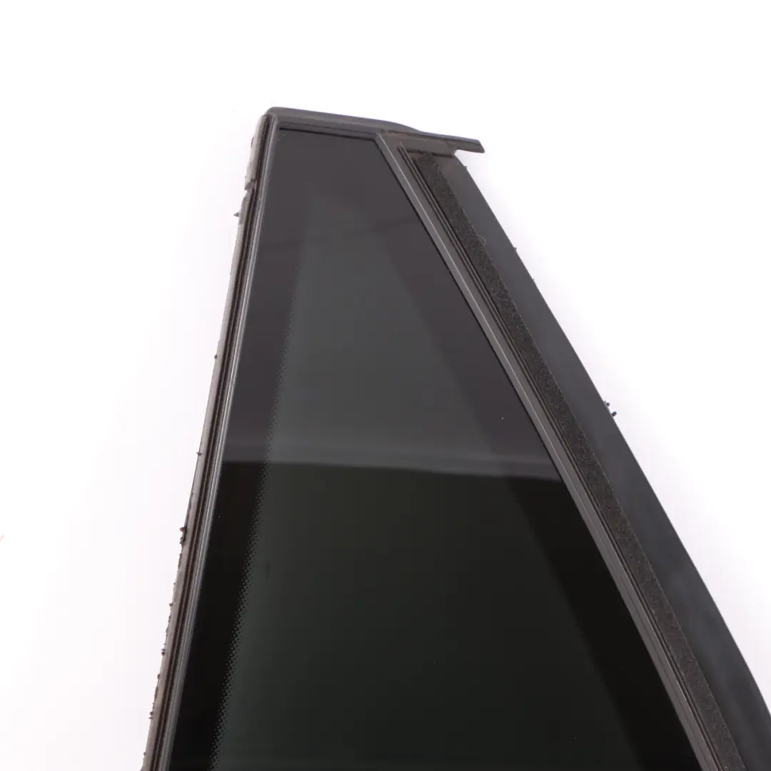 Cristal Trasero Izquierdo Puerta Lado Tintado Negro AS3 para Mercedes W212 con número de pieza A2127300755 Mercedes W212 Cristal Trasero Izquierdo Puerta Lado Tintado Negro AS3 - SKU A2127300755 - Número de pieza A2127300755