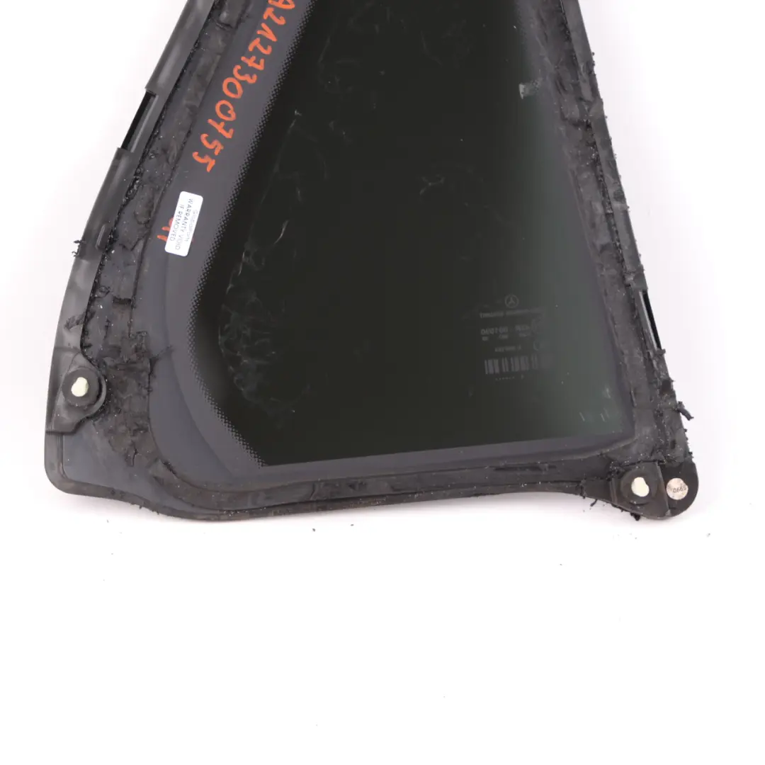 Cristal Trasero Izquierdo Puerta Lado Tintado Negro AS3 para Mercedes W212 con número de pieza A2127300755 Mercedes W212 Cristal Trasero Izquierdo Puerta Lado Tintado Negro AS3 - SKU A2127300755 - Número de pieza A2127300755
