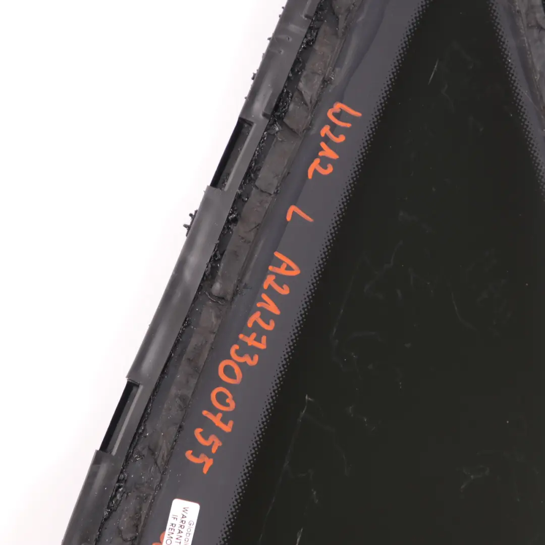 Fensterscheibe hinten links Türseite getönt schwarz AS3 für Mercedes W212 mit Teilenummer A2127300755 Mercedes W212 Fensterscheibe hinten links Türseite getönt schwarz AS3 - SKU A2127300755 - Teilenummer A2127300755