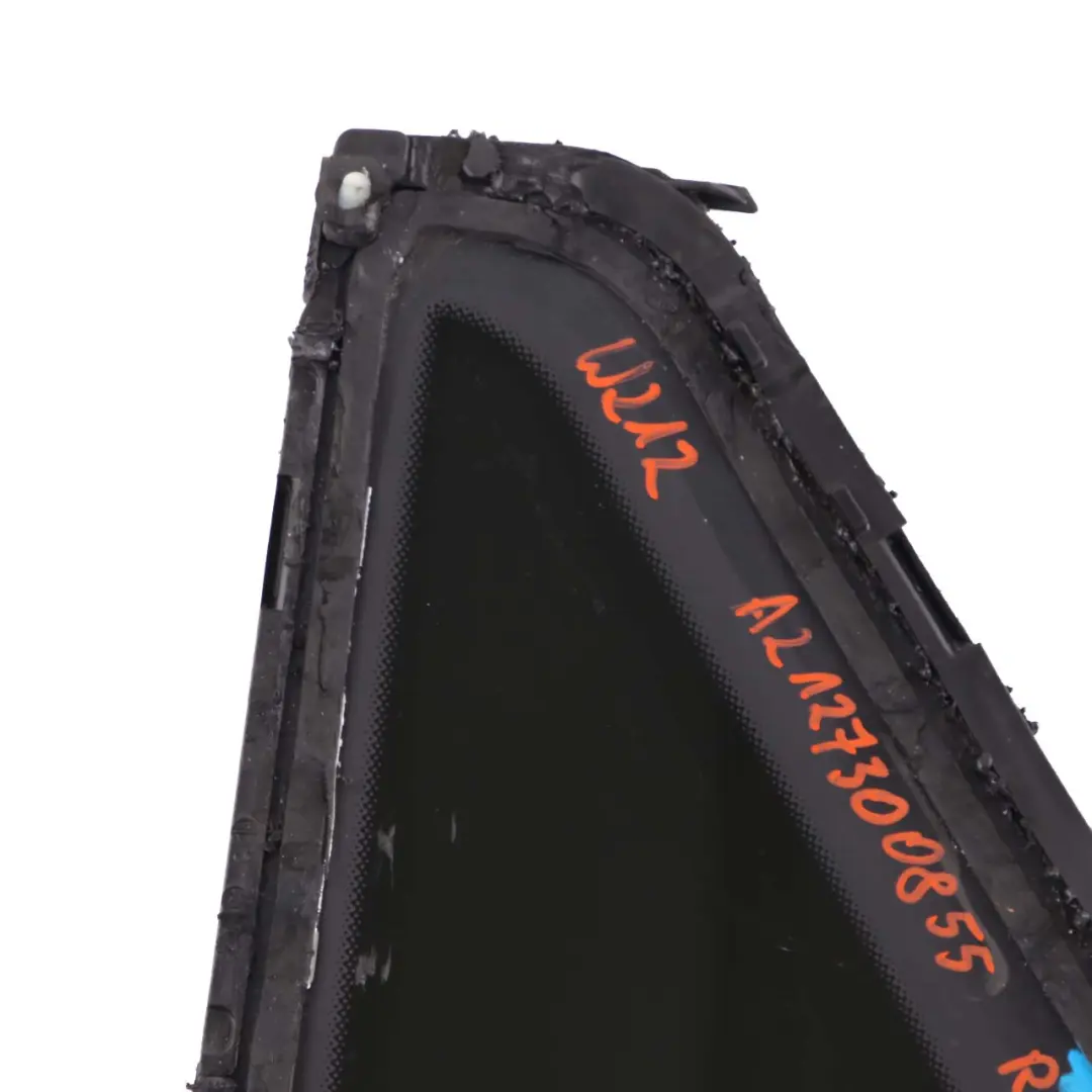 Cristal Trasero Derecho Puerta Lado Tintado Negro AS3 para Mercedes W212 con número de pieza A2127300855 Mercedes W212 Cristal Trasero Derecho Puerta Lado Tintado Negro AS3 - SKU A2127300855 - Número de pieza A2127300855