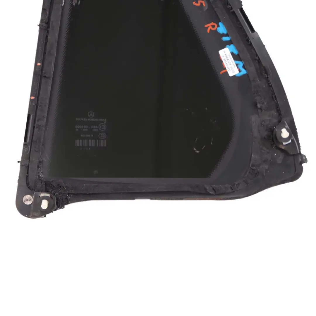 Cristal Trasero Derecho Puerta Lado Tintado Negro AS3 para Mercedes W212 con número de pieza A2127300855 Mercedes W212 Cristal Trasero Derecho Puerta Lado Tintado Negro AS3 - SKU A2127300855 - Número de pieza A2127300855