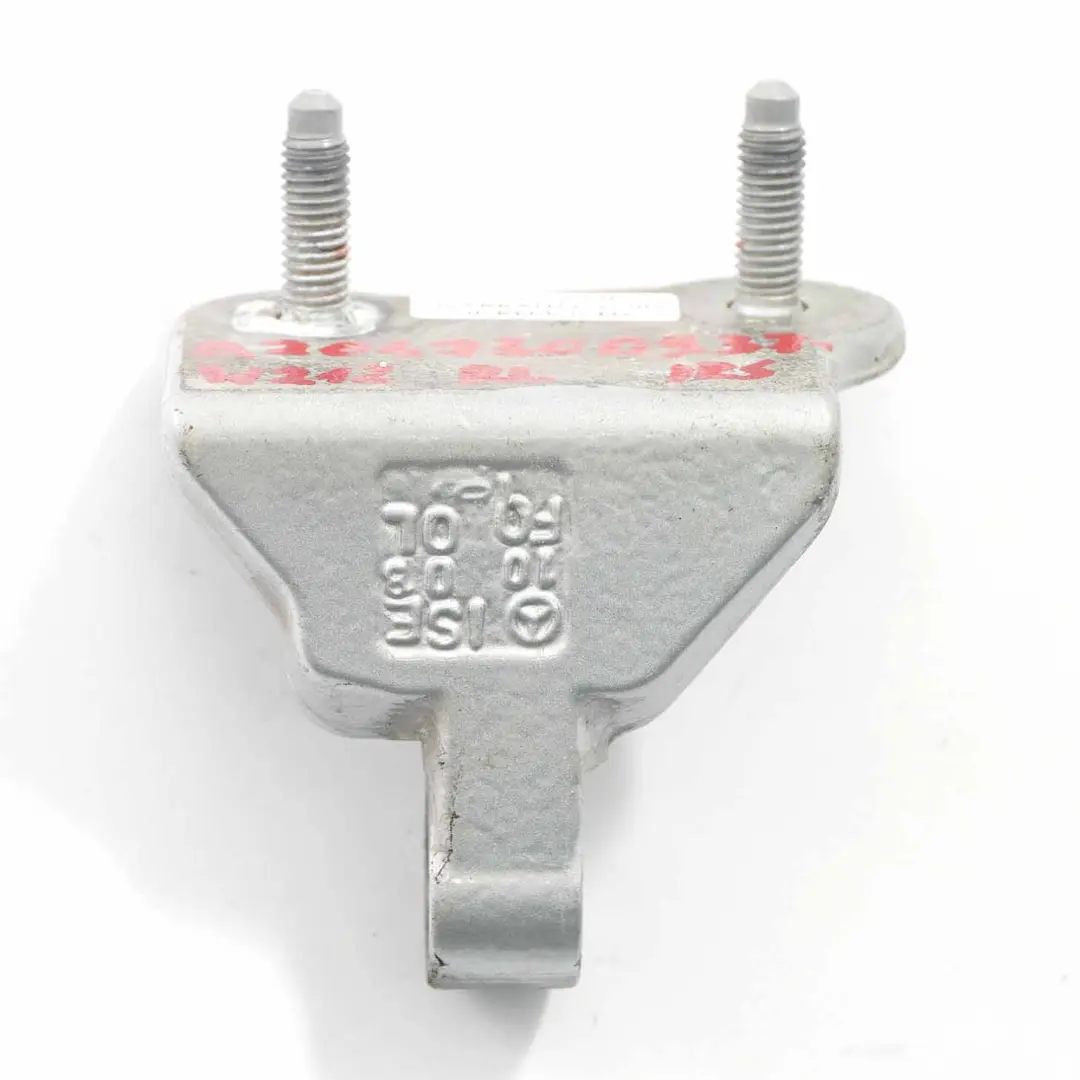 Charnière de porte arrière gauche supérieure Iridium Silver 775 pour Mercedes W212 à propos du numéro de pièce A2127300937 Mercedes W212 Charnière de porte arrière gauche supérieure Iridium Silver 775 - SKU A2127300937-IRS - Numéro de pièce A2127300937