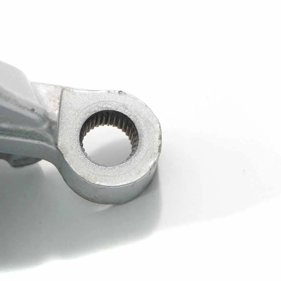Mercedes W212 Charnière de porte arrière droite supérieure Argent Iridium 775 - SKU A2127301037-IRS - Numéro de pièce A2127301037