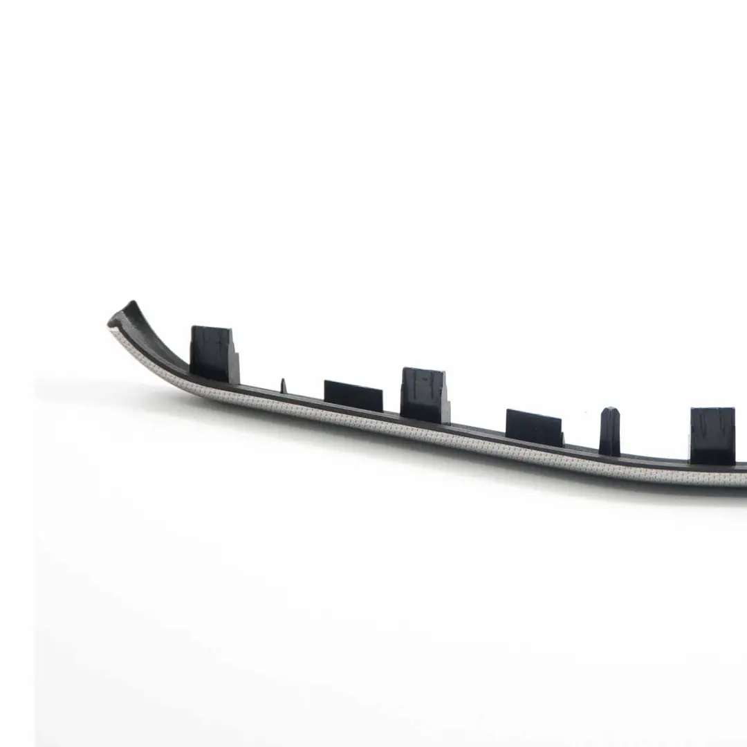 Striscia Rivestimento Scheda Porta Anteriore Sinistra Alluminio per Mercedes W245 con numero di parte A1697270982 Mercedes W245 Striscia Rivestimento Scheda Porta Anteriore Sinistra Alluminio - SKU A2127301522 - Numero di parte A1697270982