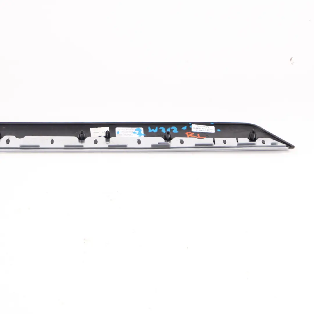 Mercedes W212 Rivestimento posteriore sinistra Striscia alluminio - SKU A2127301722-2 - Numero di parte A2127301722