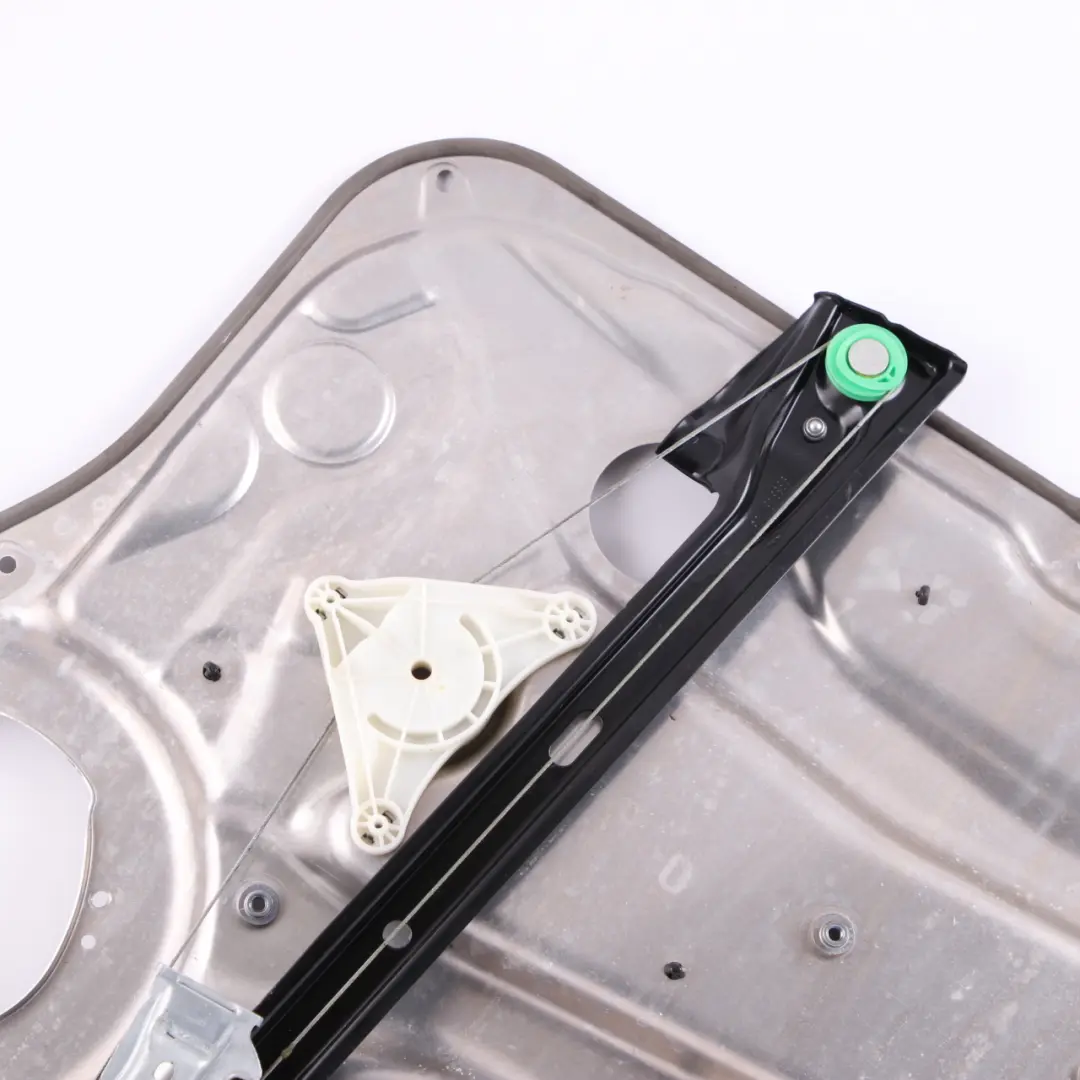 Alzacristalli Mercedes W204 W212 Regolatore Posteriore Sinistro per con numero di parte A2127301779 Alzacristalli Mercedes W204 W212 Regolatore Posteriore Sinistro - SKU A2127301779-1 - Numero di parte A2127301779