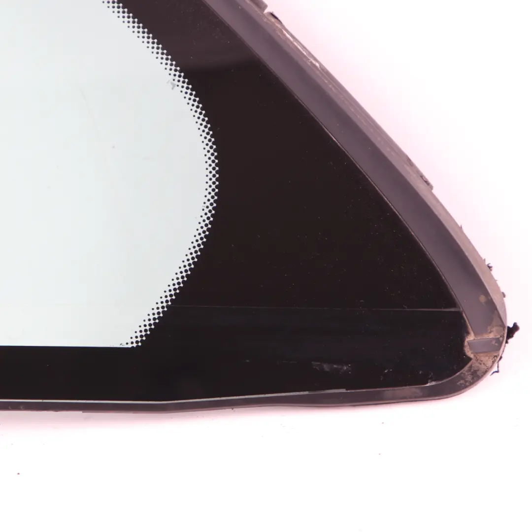 Window Glass Rear Door Left N/S Glazing Quarter AS2 to Mercedes W212 with Part number A2127303900 Mercedes W212 Window Glass Rear Door Left N/S Glazing Quarter AS2 - SKU A2127303900 - Part number A2127303900