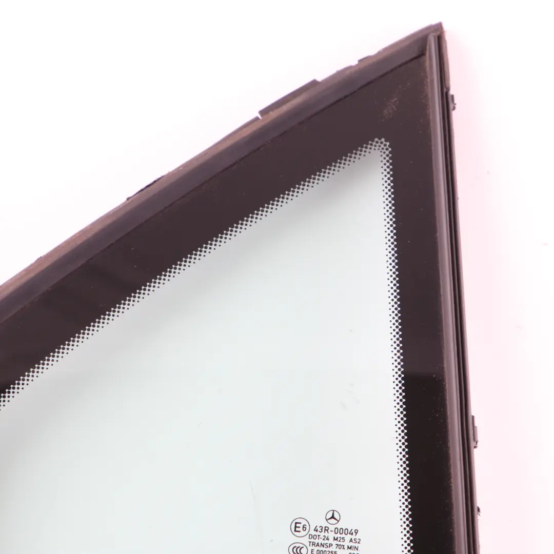 Fensterglas Hintertür Rechts Verglasung Viertel AS2 für Mercedes W212 mit Teilenummer A2127304000 Mercedes W212 Fensterglas Hintertür Rechts Verglasung Viertel AS2 - SKU A2127304000 - Teilenummer A2127304000