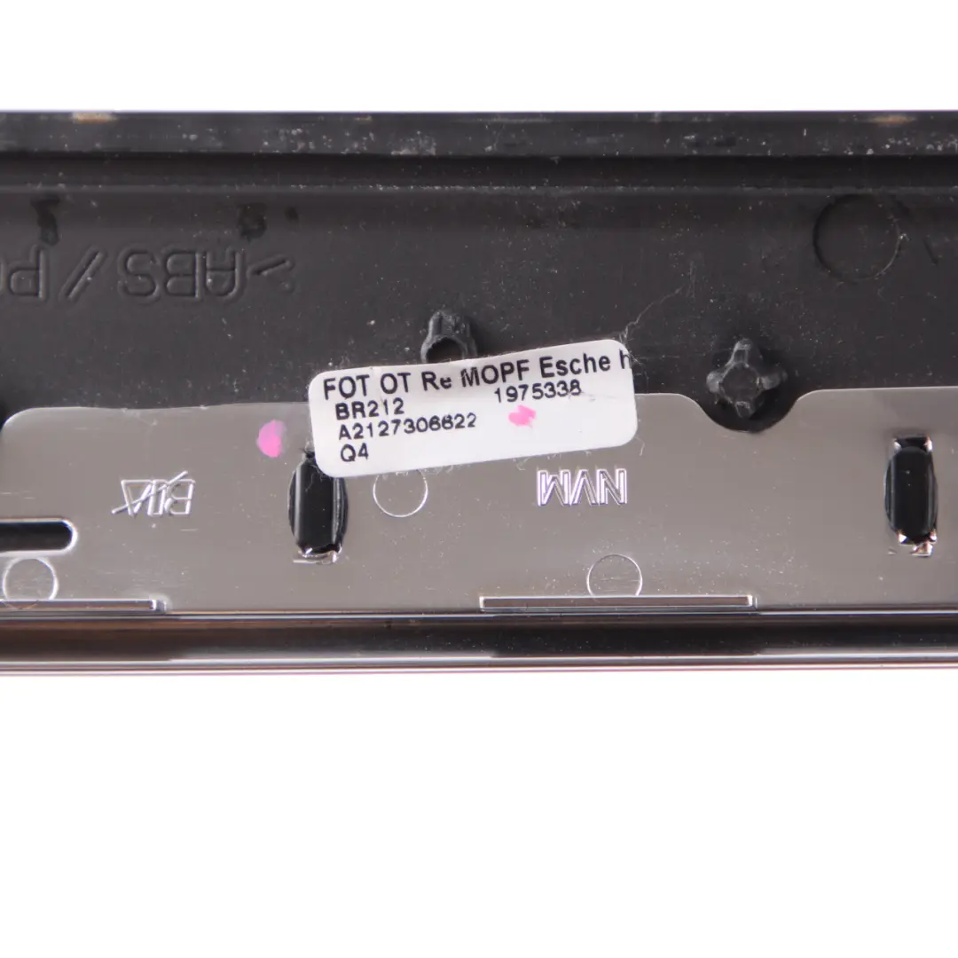 Striscia porta Mercedes W212 S212 Trim Pannello posteriore destro per con numero di parte A2127306622 Striscia porta Mercedes W212 S212 Trim Pannello posteriore destro - SKU A2127306622 - Numero di parte A2127306622