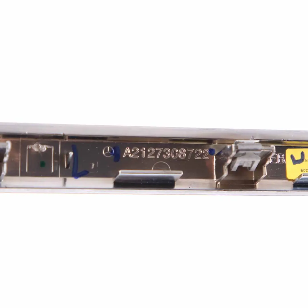 Mercedes W212 Intérieur Carte Porte Arrière Gauche Bande Aluminium - SKU A2127308722 - Numéro de pièce A2127308722