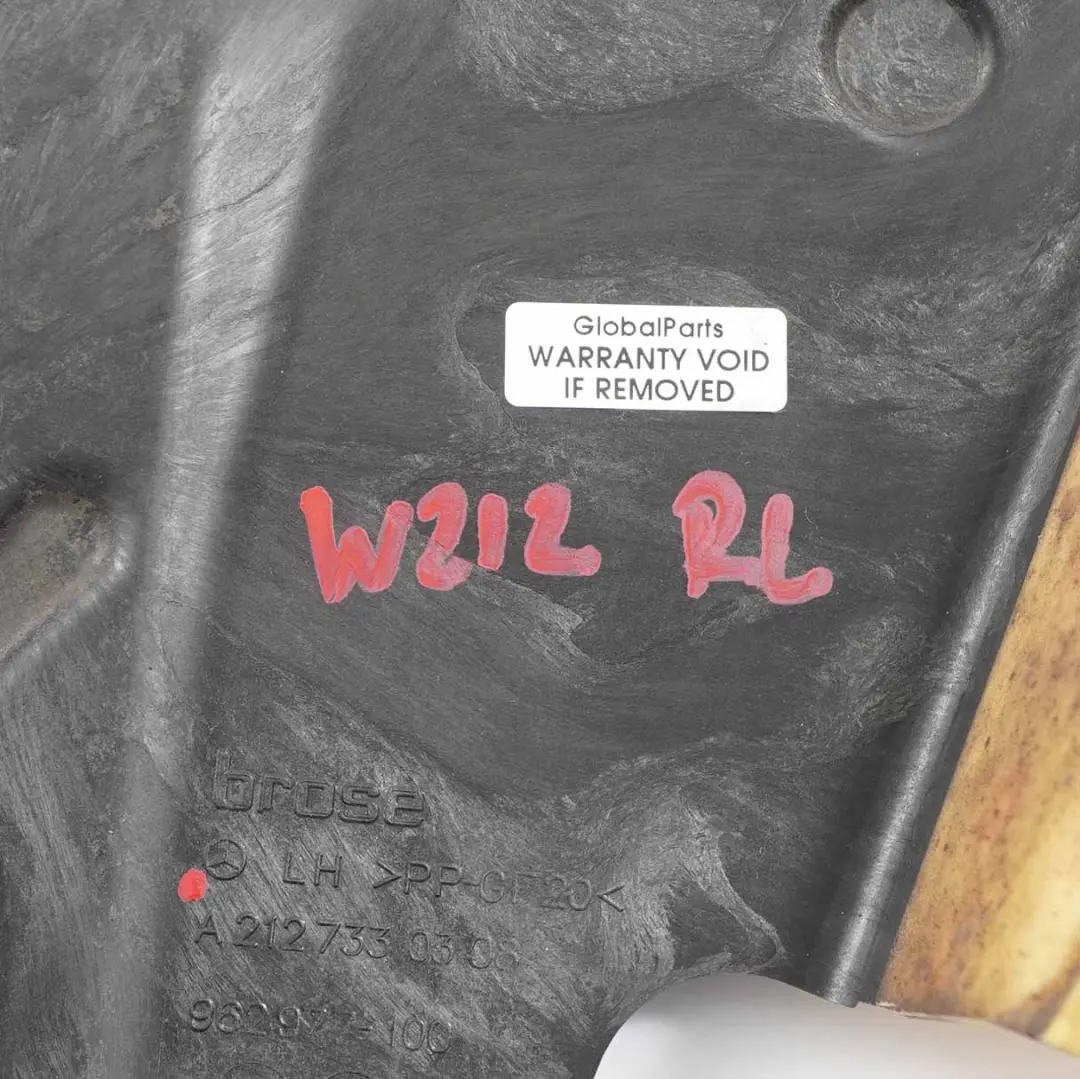 Maniglia Staffa Cuscinetto Porta Posteriore Sinistra per Mercedes W212 con numero di parte A2127330308 Mercedes W212 Maniglia Staffa Cuscinetto Porta Posteriore Sinistra - SKU A2127330308 - Numero di parte A2127330308