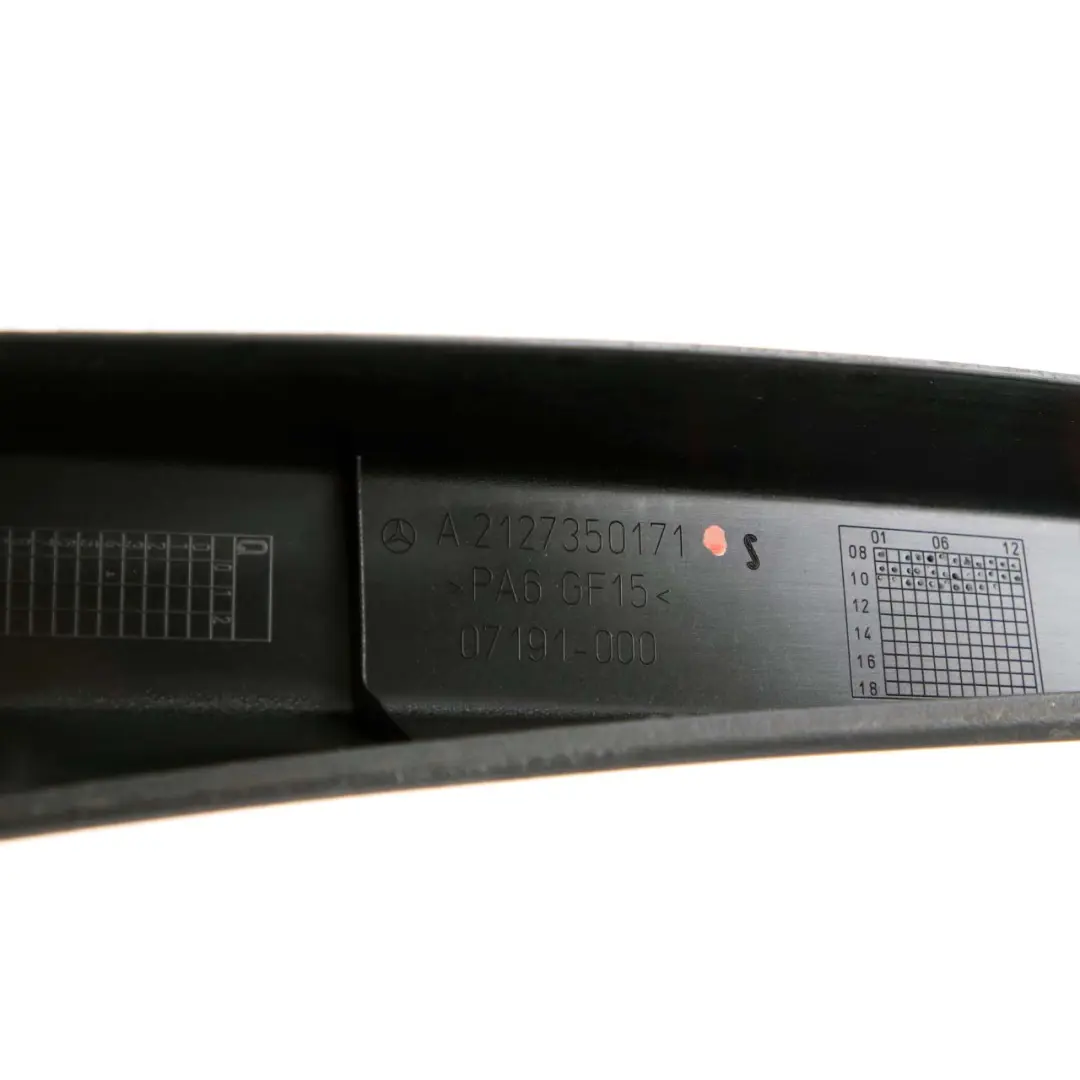 Telaio finestrino porta posteriore sinistra Trim Cover per Mercedes W212 con numero di parte A2127350171 Mercedes W212 Telaio finestrino porta posteriore sinistra Trim Cover - SKU A2127350171 - Numero di parte A2127350171