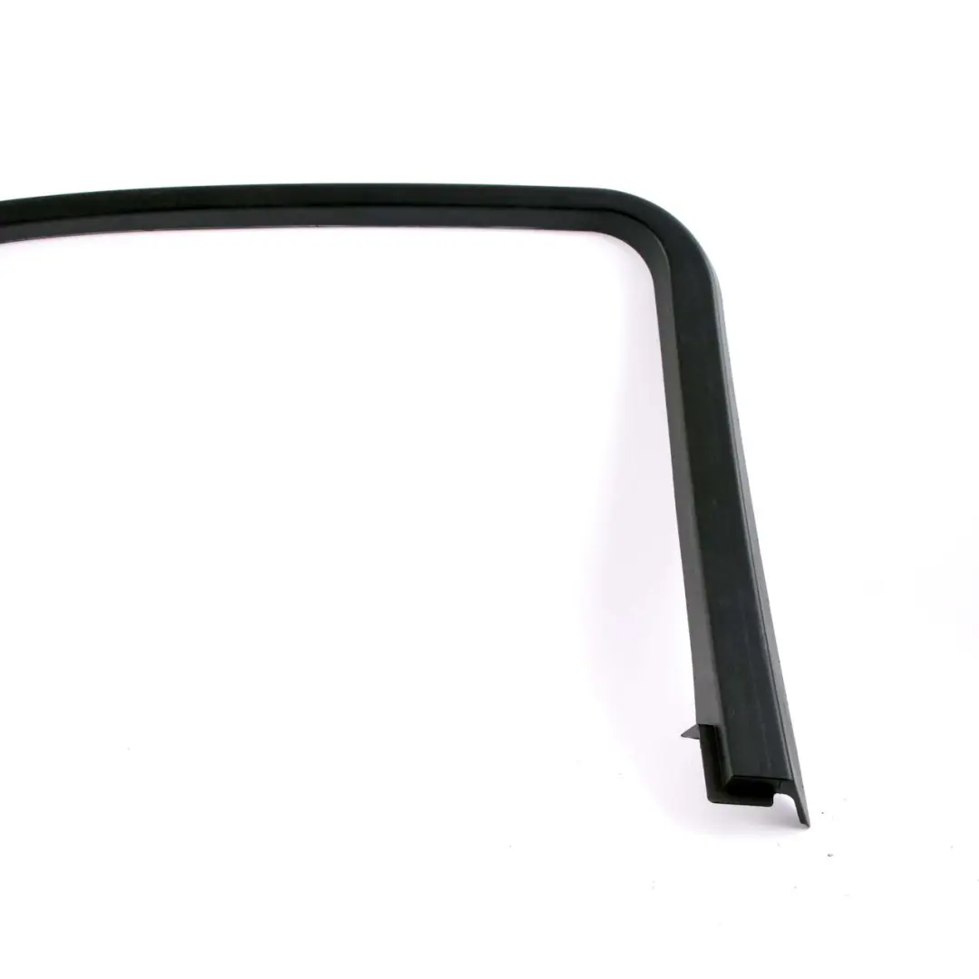 Telaio finestrino porta posteriore sinistra Trim Cover per Mercedes W212 con numero di parte A2127350171 Mercedes W212 Telaio finestrino porta posteriore sinistra Trim Cover - SKU A2127350171 - Numero di parte A2127350171
