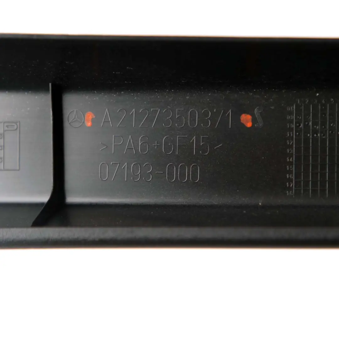 Mercedes W212 Cadre Fenêtre Porte Arrière Gauche Garniture Panneau - SKU A2127350371 - Numéro de pièce A2127350371