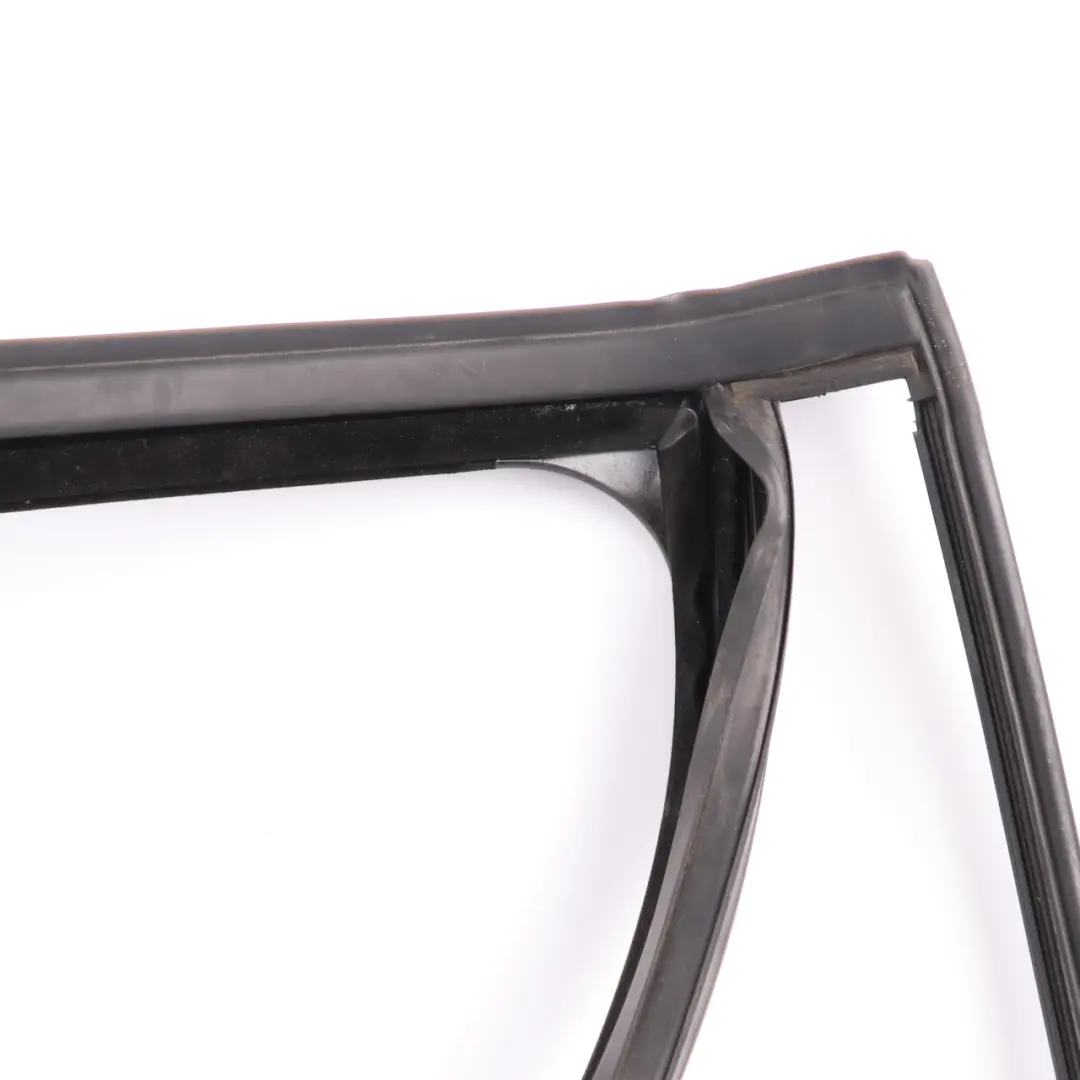  Joint De Porte Mercedes W212 Fenêtre Guide Arrière Droite Sealing - SKU A2127350425 - Numéro de pièce A2127350425