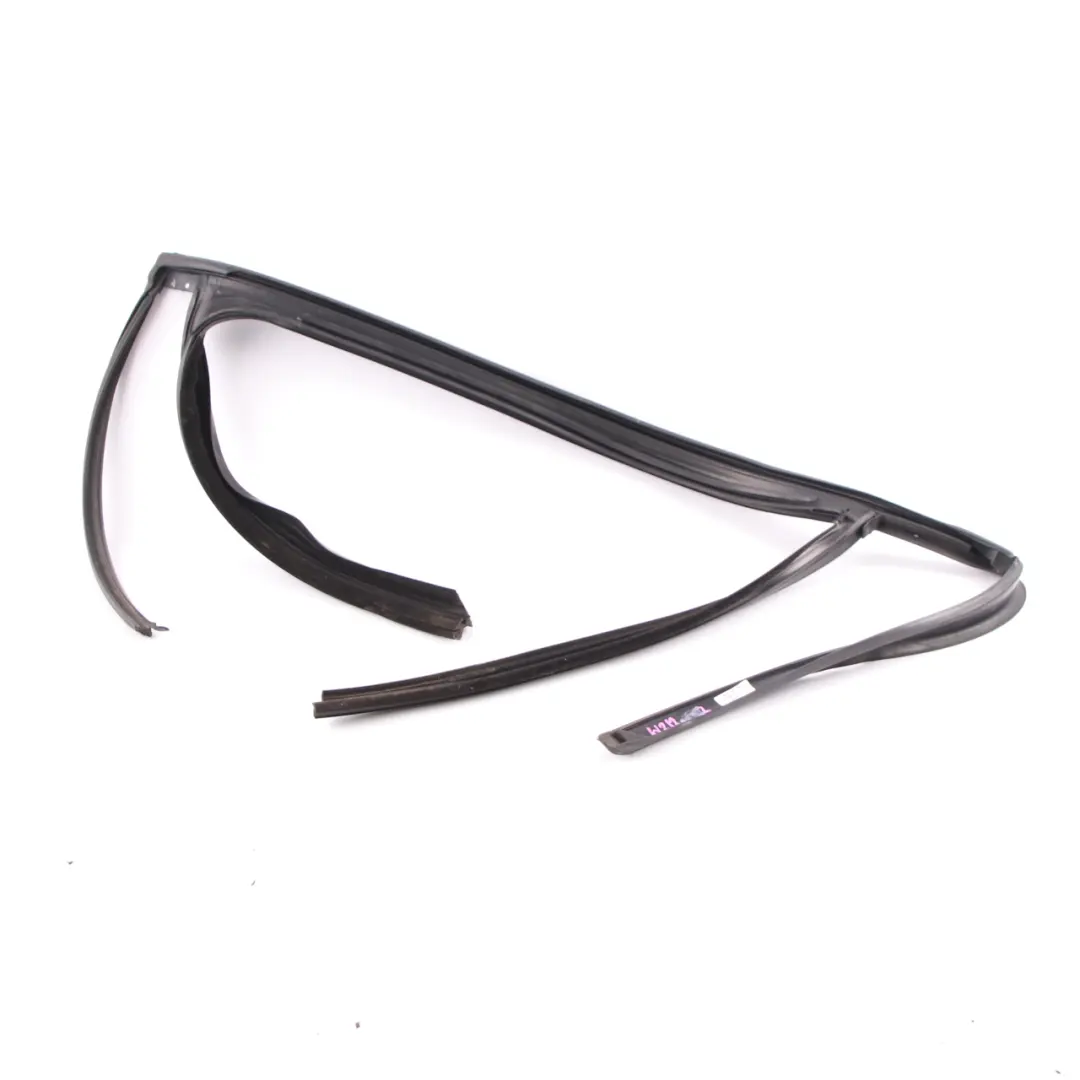 Guarnizione Porta Mercedes W212 Finestra Posteriore Sigillatura per con numero di parte A2127350425 Guarnizione Porta Mercedes W212 Finestra Posteriore Sigillatura - SKU A2127350425 - Numero di parte A2127350425