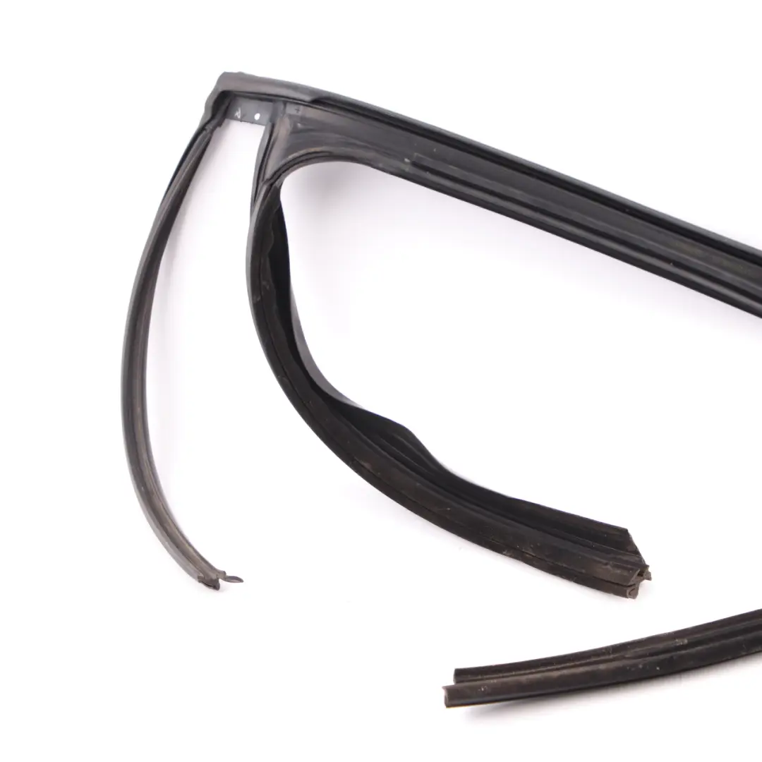 Türdichtung Mercedes W212 Fensterführung Hinten Rechts O/S Dichtung für mit Teilenummer A2127350425 Türdichtung Mercedes W212 Fensterführung Hinten Rechts O/S Dichtung - SKU A2127350425 - Teilenummer A2127350425