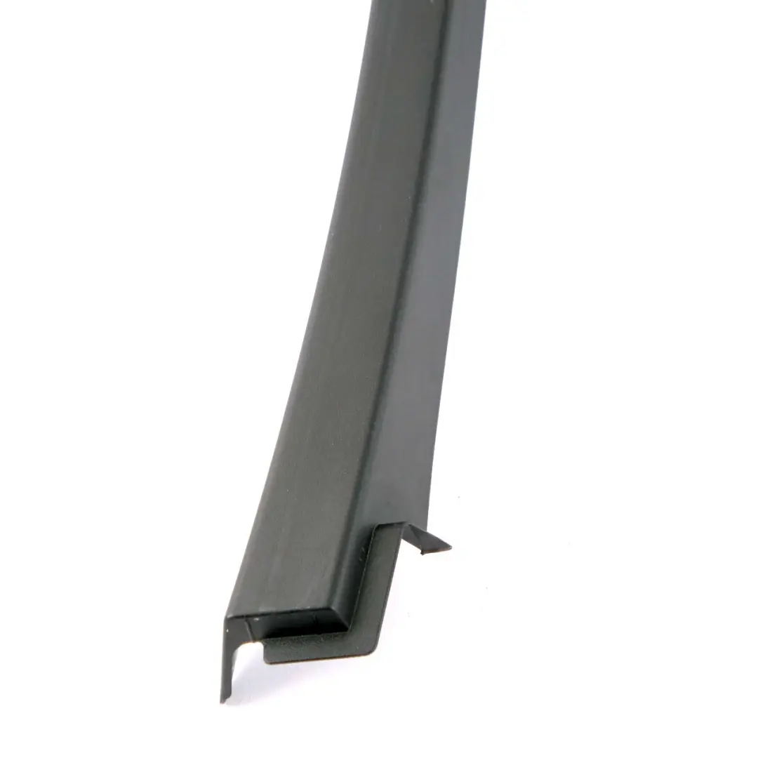 Telaio Finestrino Posteriore Destro Cover Panelling per Mercedes W212 con numero di parte A2127350471 Mercedes W212 Telaio Finestrino Posteriore Destro Cover Panelling - SKU A2127350471 - Numero di parte A2127350471