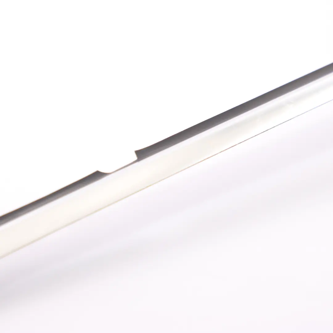 Embellecedor Rail Ventana Trasera Derecha para Mercedes W212 con número de pieza A2127351065 Mercedes W212 Embellecedor Rail Ventana Trasera Derecha - SKU A2127351065 - Número de pieza A2127351065