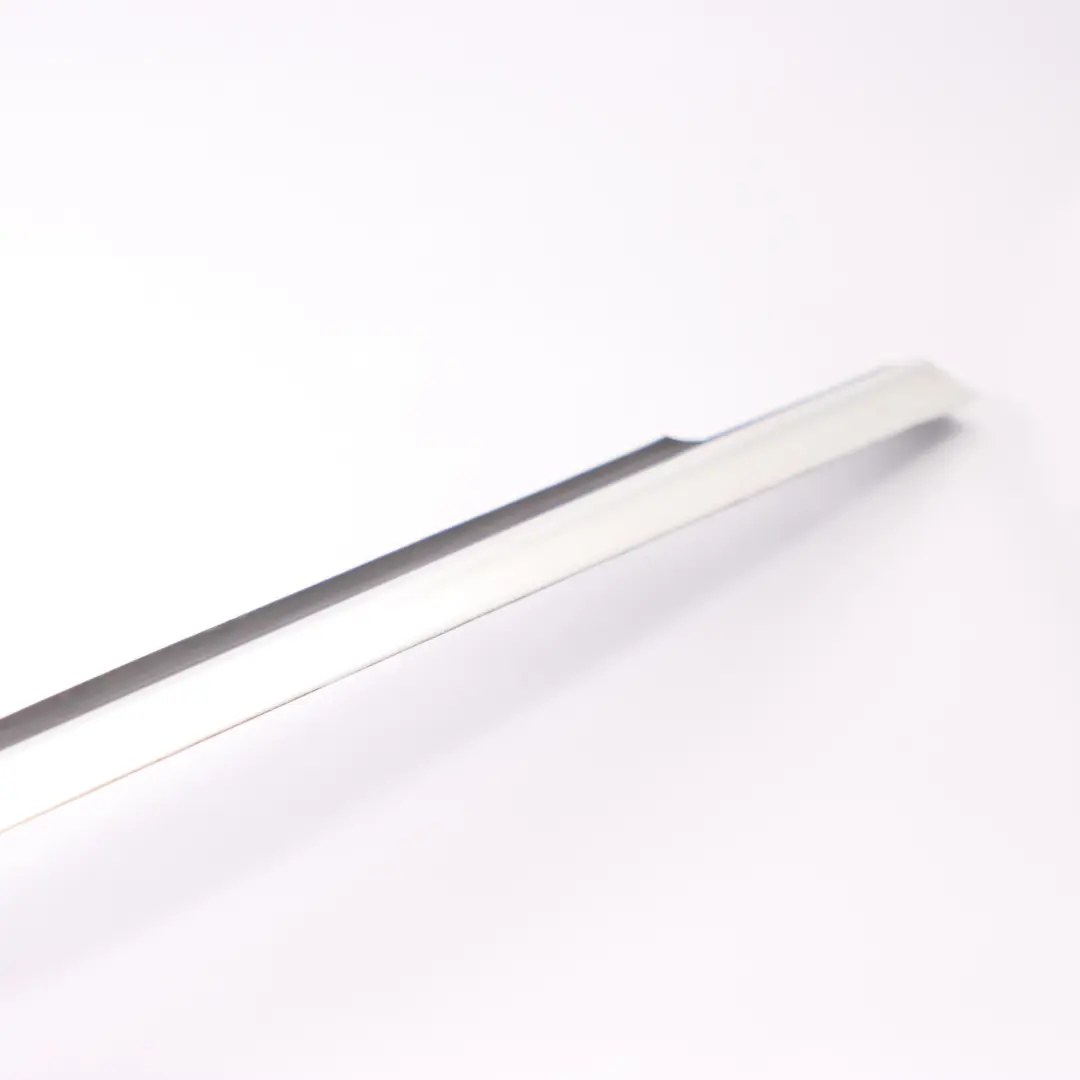 Mercedes W212 Guarnizione Guida Finestrino Posteriore Striscia - SKU A2127351065 - Numero di parte A2127351065