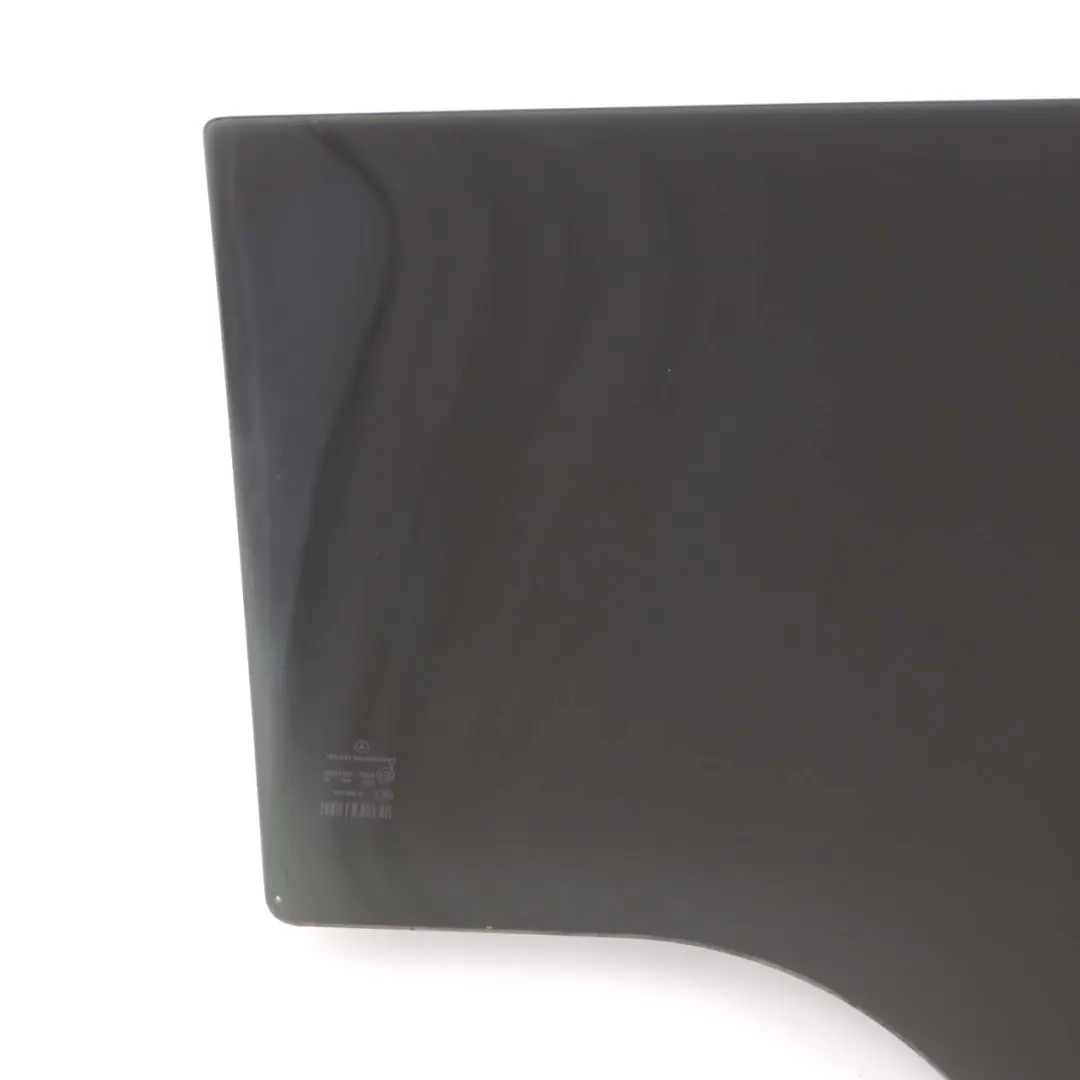 Vetro Porta Posteriore Sinistra Colorato Nero AS3 per Mercedes W212 con numero di parte A2127351110 Mercedes W212 Vetro Porta Posteriore Sinistra Colorato Nero AS3 - SKU A2127351110 - Numero di parte A2127351110