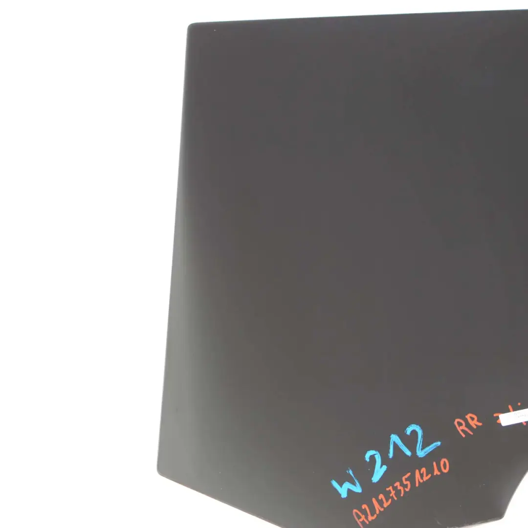 Vitrage Porte Arrière Droite Teinté Noir AS3 pour Mercedes S212 à propos du numéro de pièce A2127351210 Mercedes S212 Vitrage Porte Arrière Droite Teinté Noir AS3 - SKU A2127351210 - Numéro de pièce A2127351210