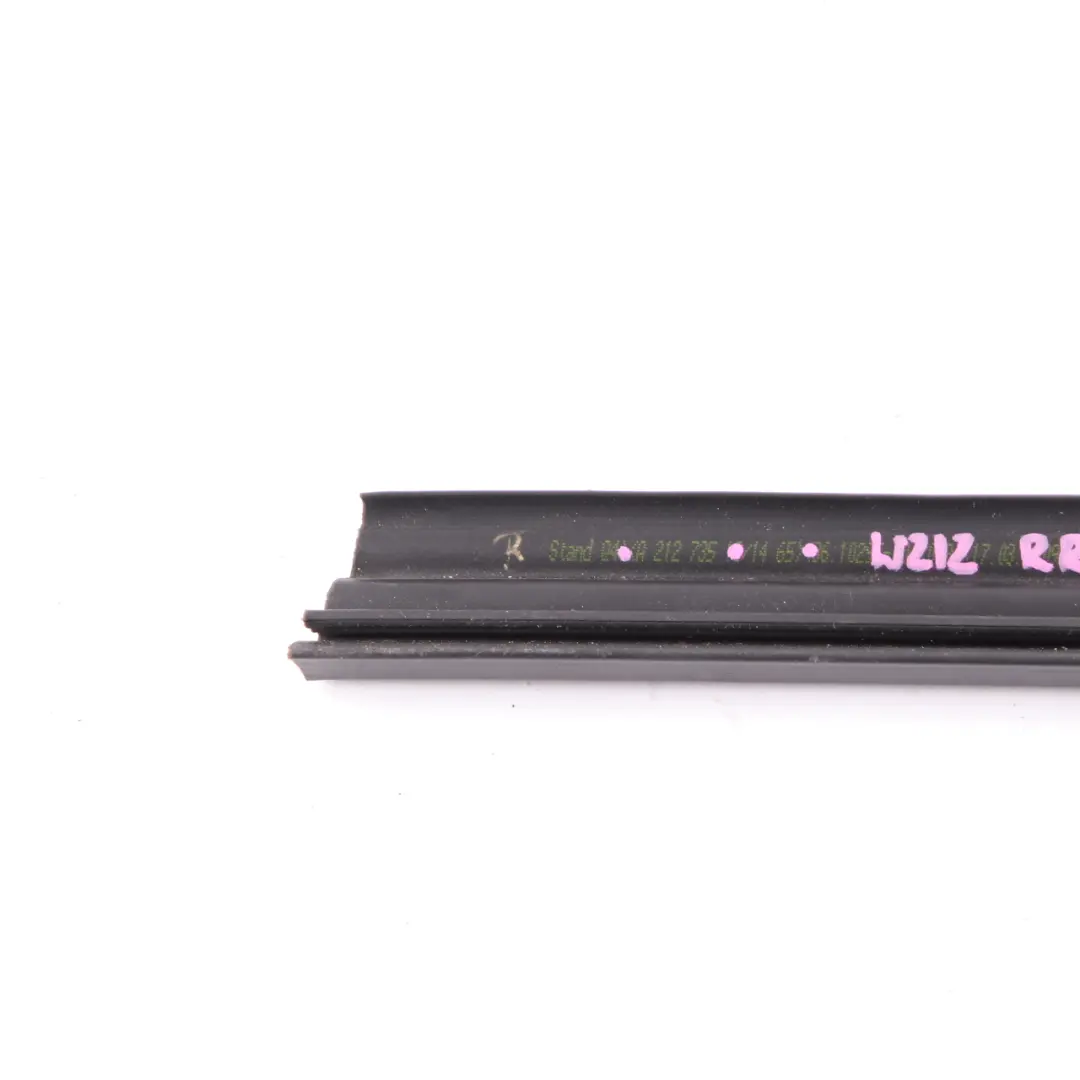 Mercedes W212 Joint D'Étanchéité De Porte Arrière Droite - SKU A2127351465 - Numéro de pièce A2127351465