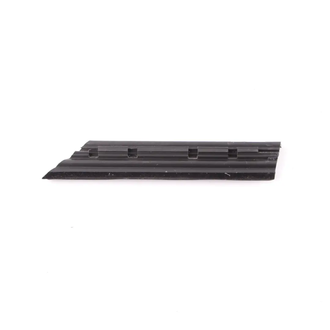 Mercedes W212 Guarnizione Finestrino Rivestimento Posteriore A2127351365 - SKU A2127351565 - Numero di parte A2127351565