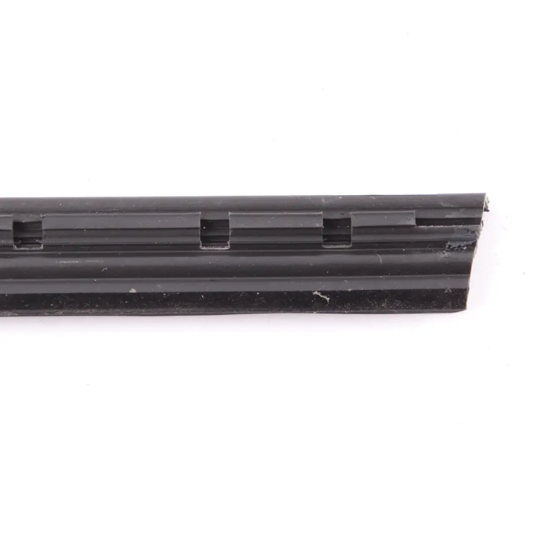 Mercedes W212 Fensterdichtung Türverkleidung Leiste Hinten Links N/S A2127351365 - SKU A2127351565 - Teilenummer A2127351565