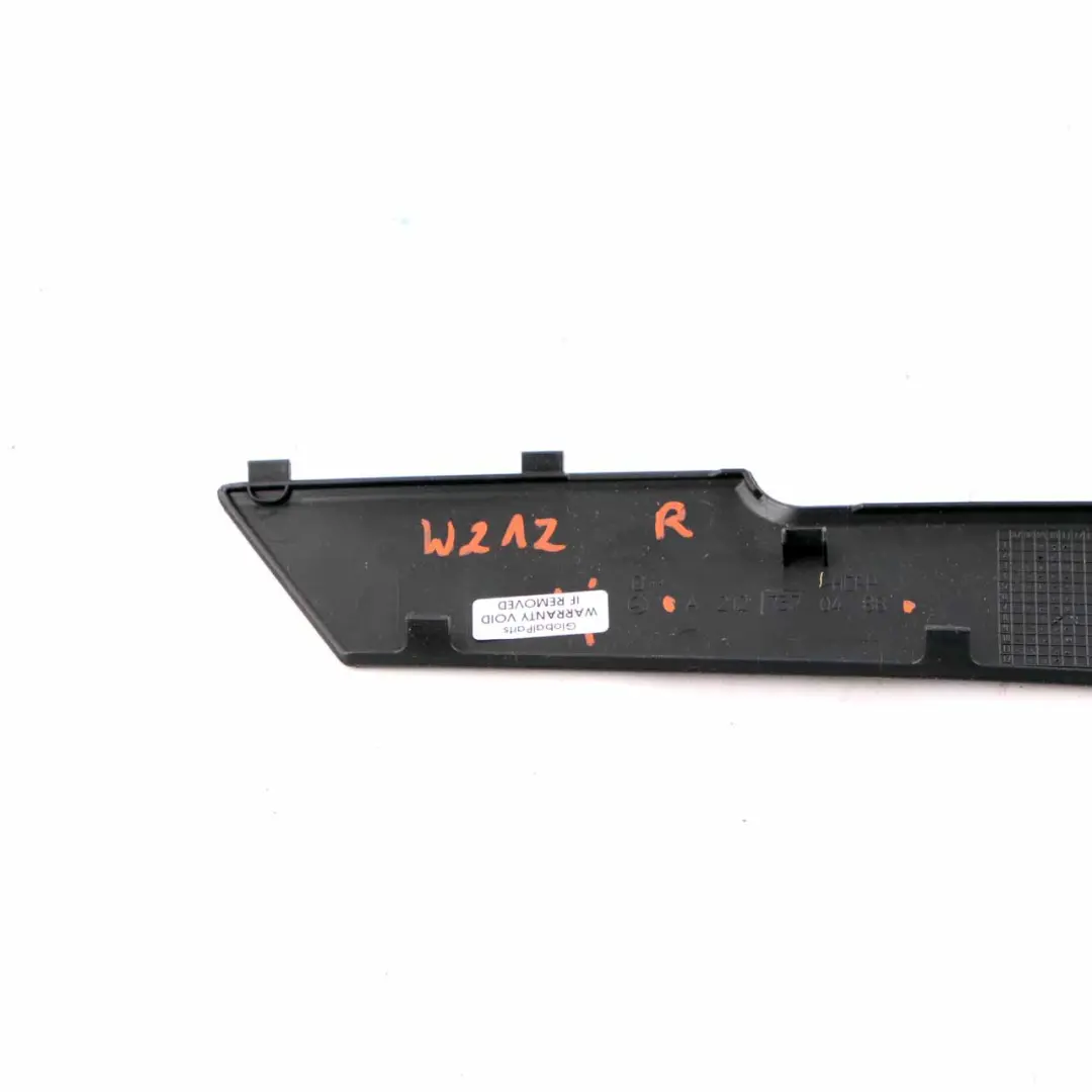 Mercedes W212 garniture de porte arrière droite panneau de moulage de couverture - SKU A2127370488 - Numéro de pièce A2127370488