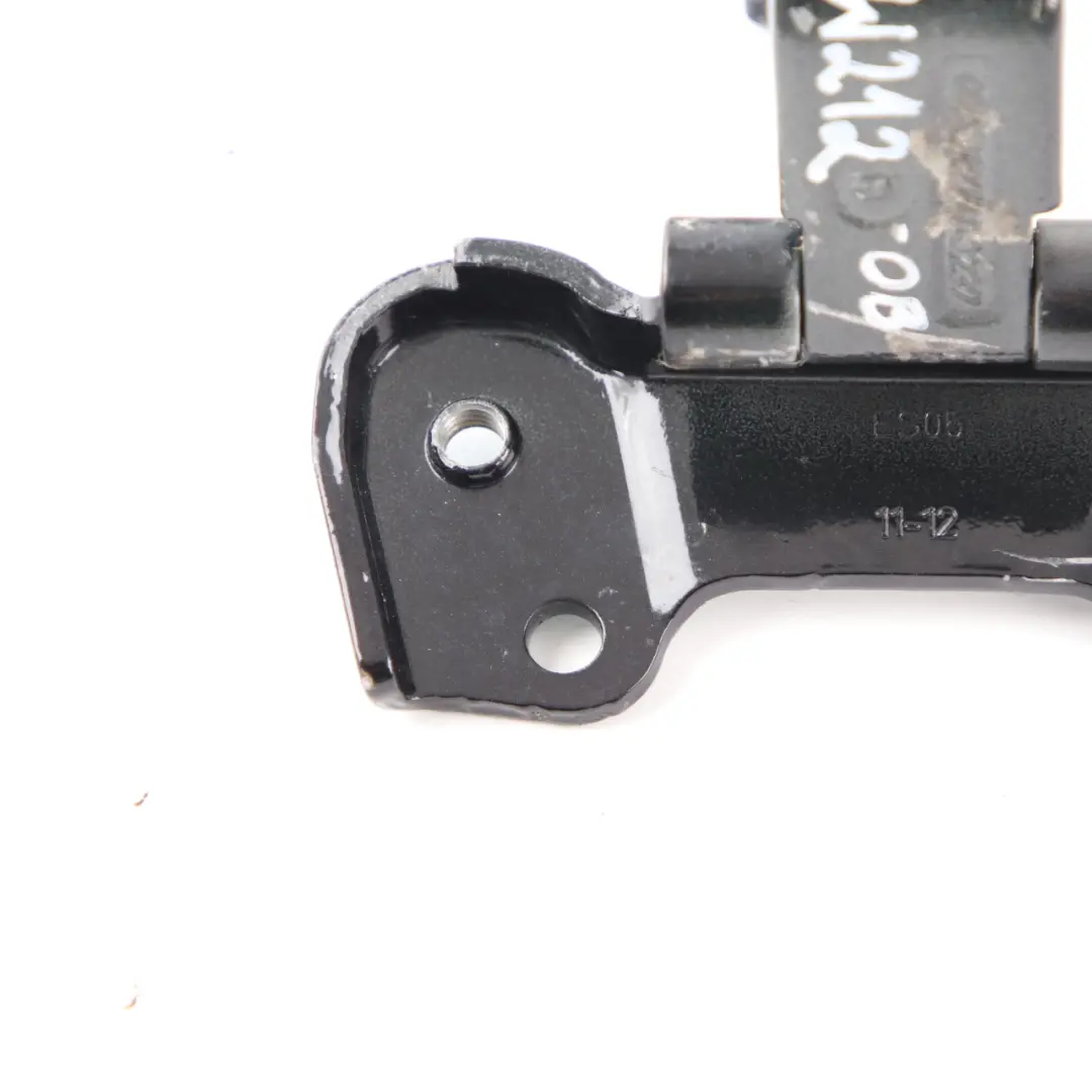 Cerniera Coperchio Sicurezza Destro Nero Ossidiana 197 per Mercedes S212 con numero di parte A2127400237 Mercedes S212 Cerniera Coperchio Sicurezza Destro Nero Ossidiana 197 - SKU A2127400237-OB - Numero di parte A2127400237