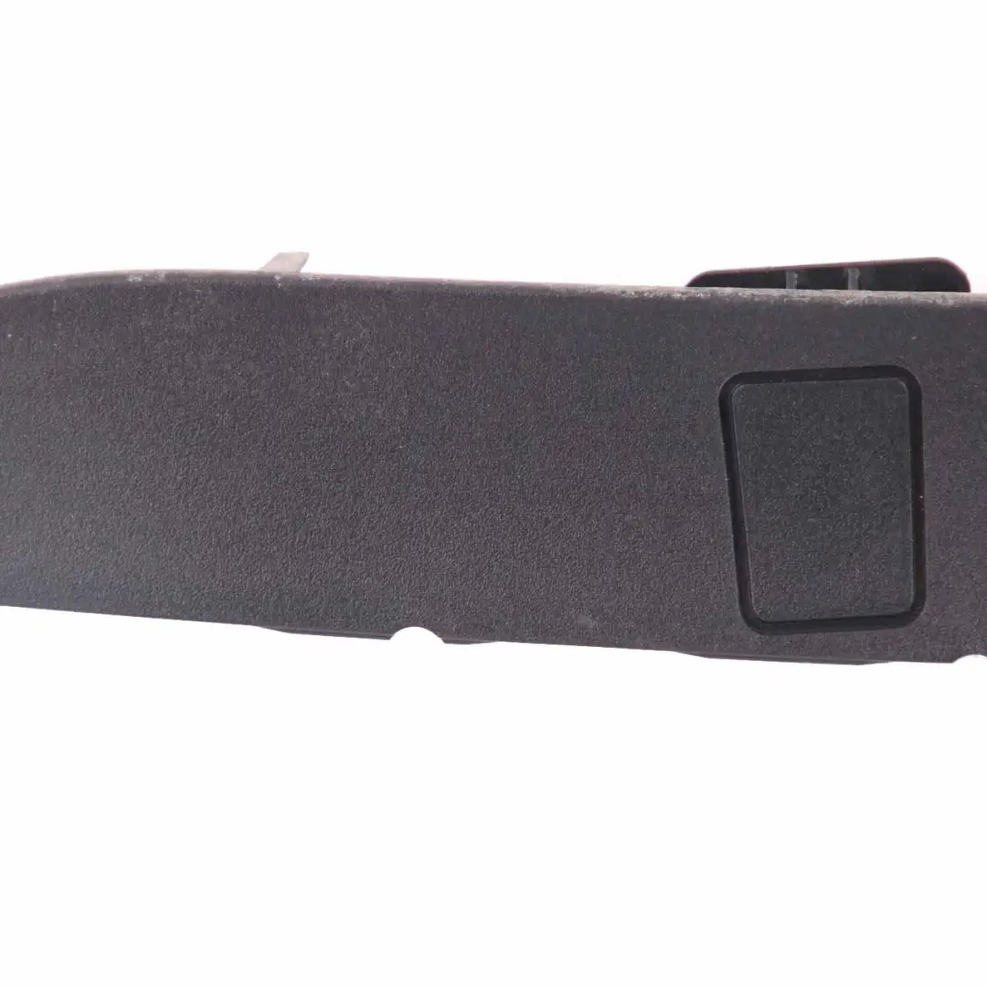 Tapa Maletero Mango Estate Listón Abrepuertas Trasero para Mercedes W212 con número de pieza A2127400593 Mercedes W212 Tapa Maletero Mango Estate Listón Abrepuertas Trasero - SKU A2127400593 - Número de pieza A2127400593