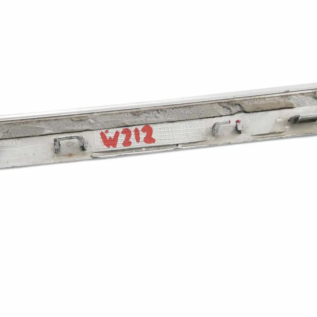 Mercedes W212 Heckklappe Boot Abdeckung Trim Hinten Streifen Chrom - SKU A2127430282 - Teilenummer A2127430282