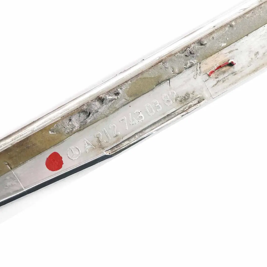 Mercedes W212 Bandeau Coffre Couvercle Hayon Arrière Chromé - SKU A2127430382-1 - Numéro de pièce A2127430382