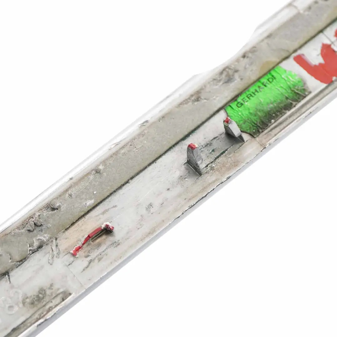 Bandeau Coffre Couvercle Hayon Arrière Chromé pour Mercedes W212 à propos du numéro de pièce A2127430382 Mercedes W212 Bandeau Coffre Couvercle Hayon Arrière Chromé - SKU A2127430382-1 - Numéro de pièce A2127430382