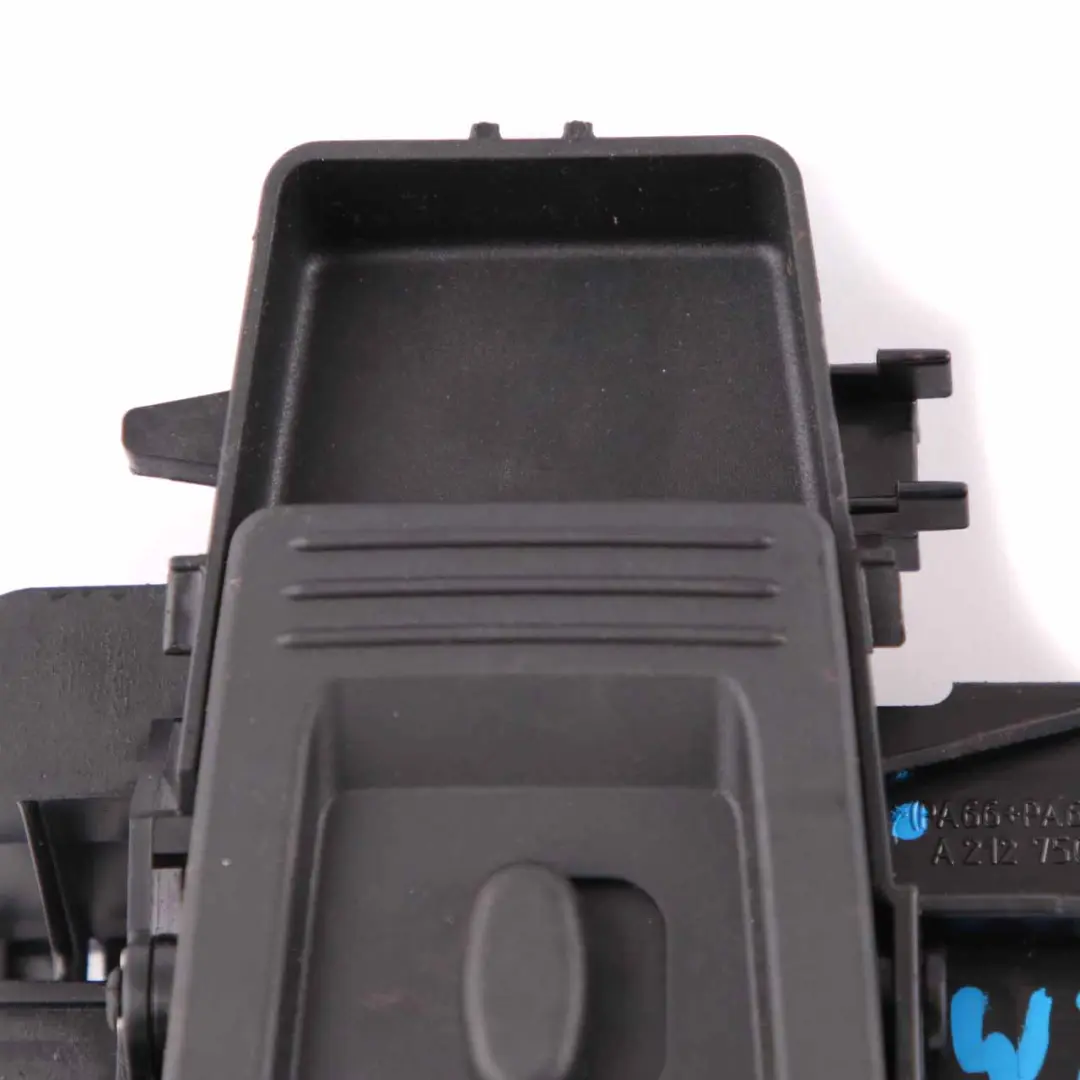 Manija de la puerta trasera Apertura interio tapa baúl para Mercedes S212 con número de pieza A2127500393 Mercedes S212 Manija de la puerta trasera Apertura interio tapa baúl - SKU A2127500393 - Número de pieza A2127500393