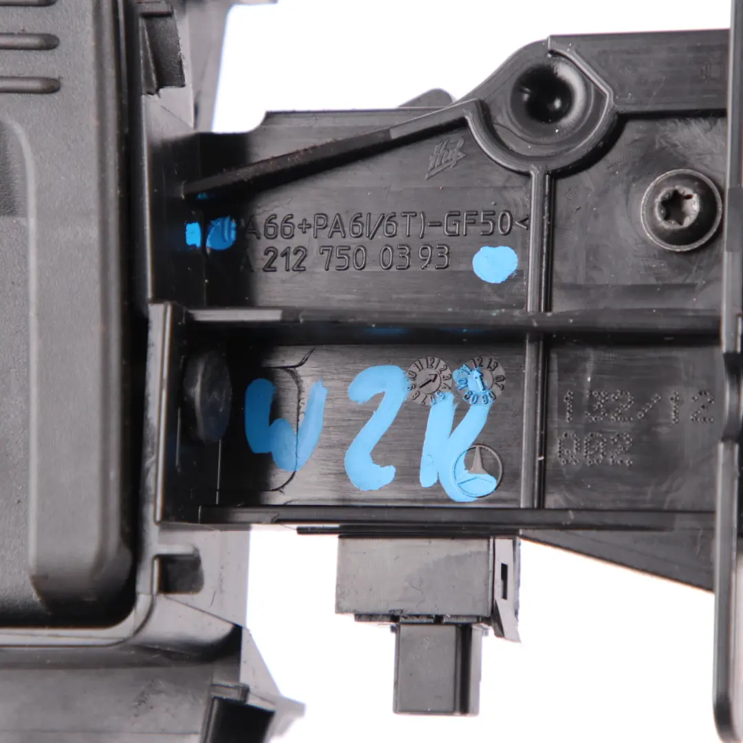 Zamek Klapy Bagażnika Tył do Mercedes S212 o numerze A2127500393 Mercedes S212 Zamek Klapy Bagażnika Tył - SKU A2127500393 - Numer Części A2127500393