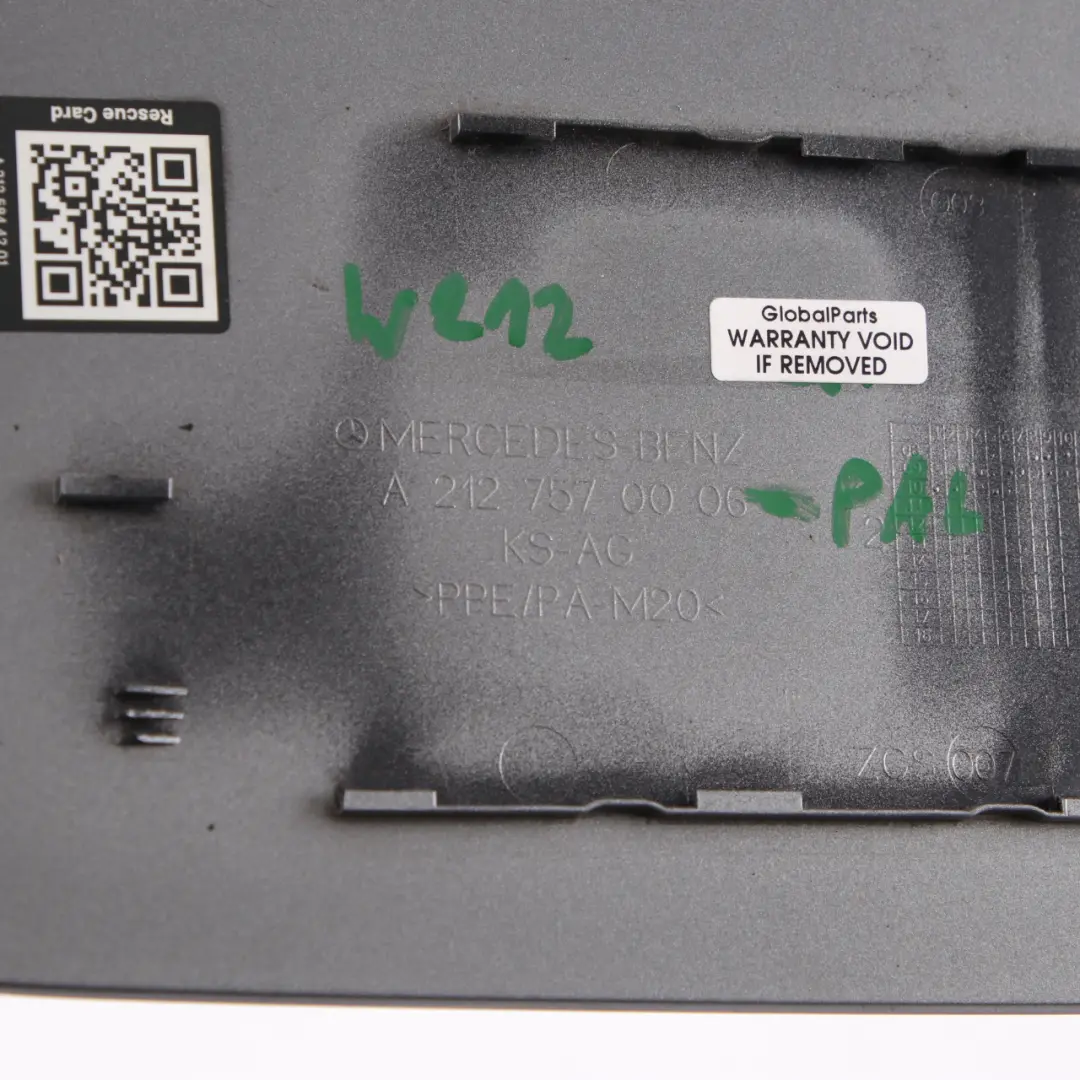 Mercedes W212 Klapka Wlewu Paliwa Palladium Silver - SKU A2127570006-PAL - Numer Części A2127570006