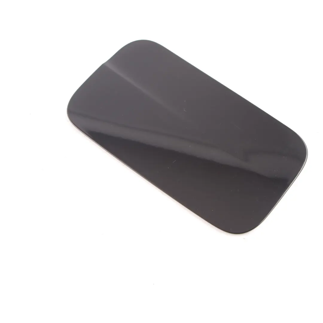 Kraftstoff Klappen Filler Flap Obsidian Schwarz 197 für Mercedes W212 mit Teilenummer A2127570106 Mercedes W212 Kraftstoff Klappen Filler Flap Obsidian Schwarz 197 - SKU A2127570106-OB - Teilenummer A2127570106