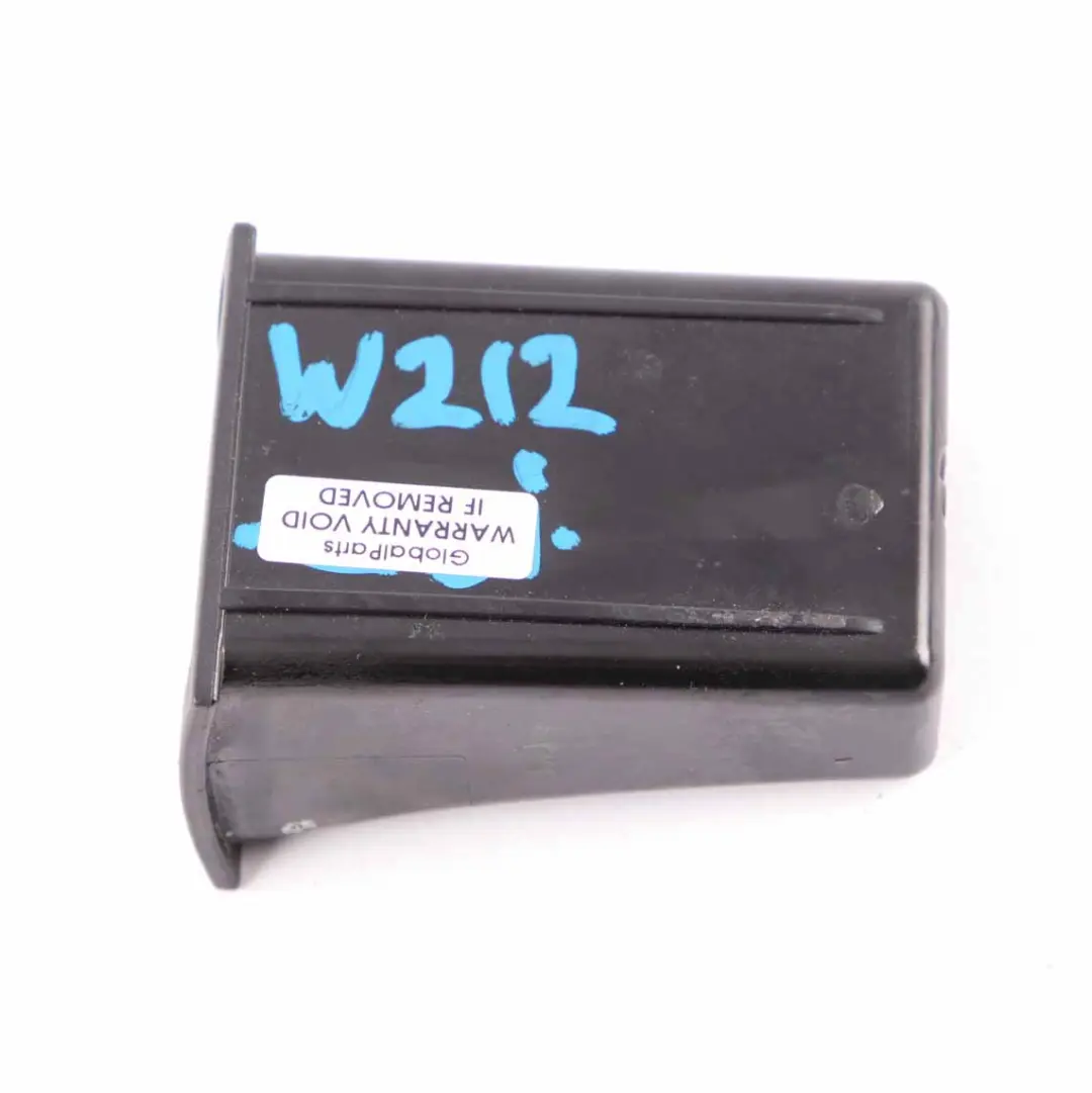 Cendrier Plateau Console Centrale Arrière pour Mercedes W212 à propos du numéro de pièce A2128100130 Mercedes W212 Cendrier Plateau Console Centrale Arrière - SKU A2128100130 - Numéro de pièce A2128100130